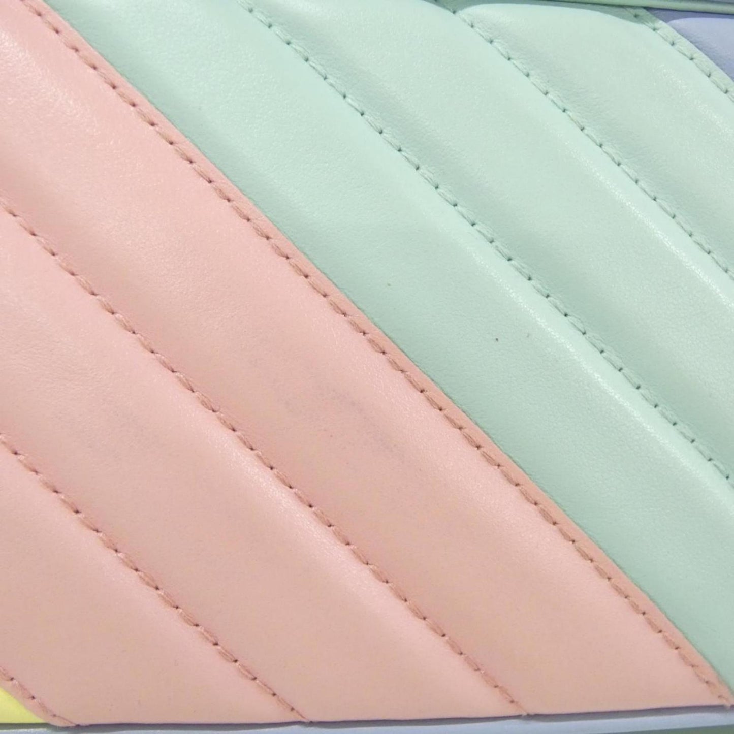 Gucci Multi-Color Leather Shoulder Bag ( )