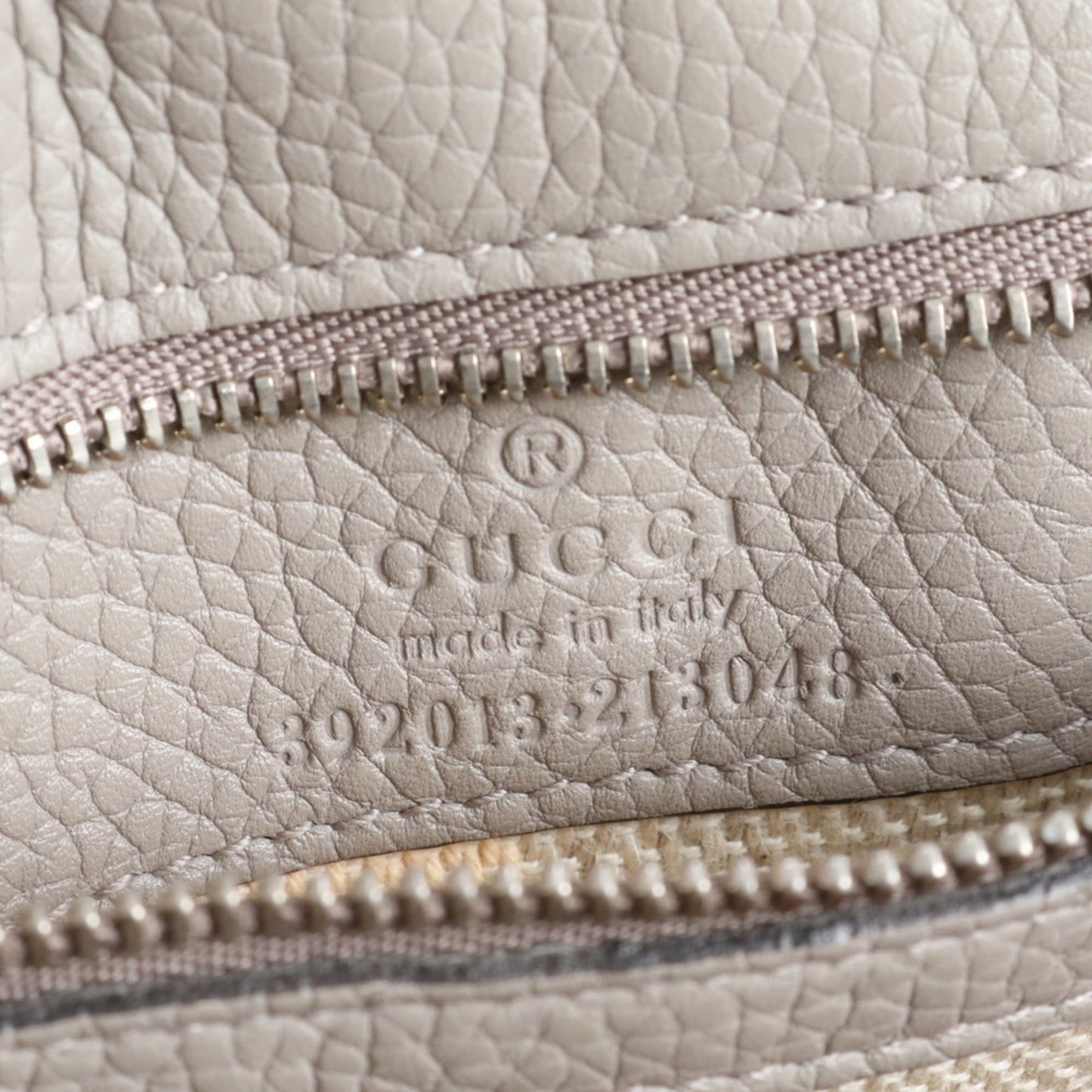 Gucci Gray Leather Handbag ( )