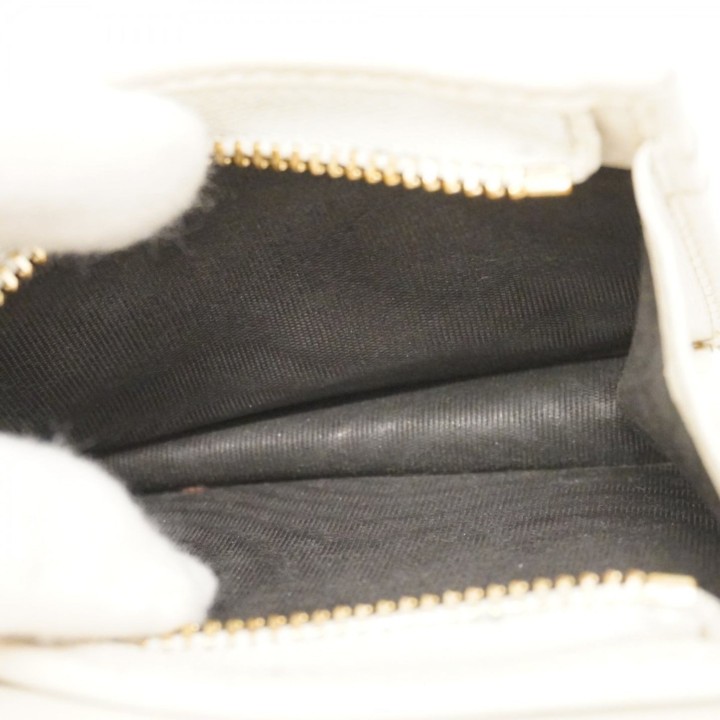 Gucci White Leather Wallet (Bi-Fold) ( )