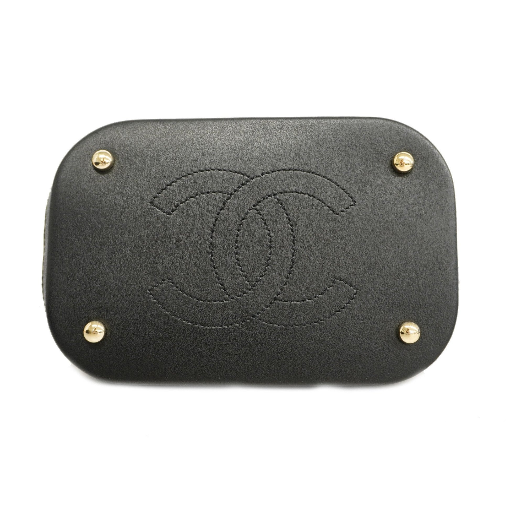 Chanel Matelassé Shoulder Bag - Ewore Bags