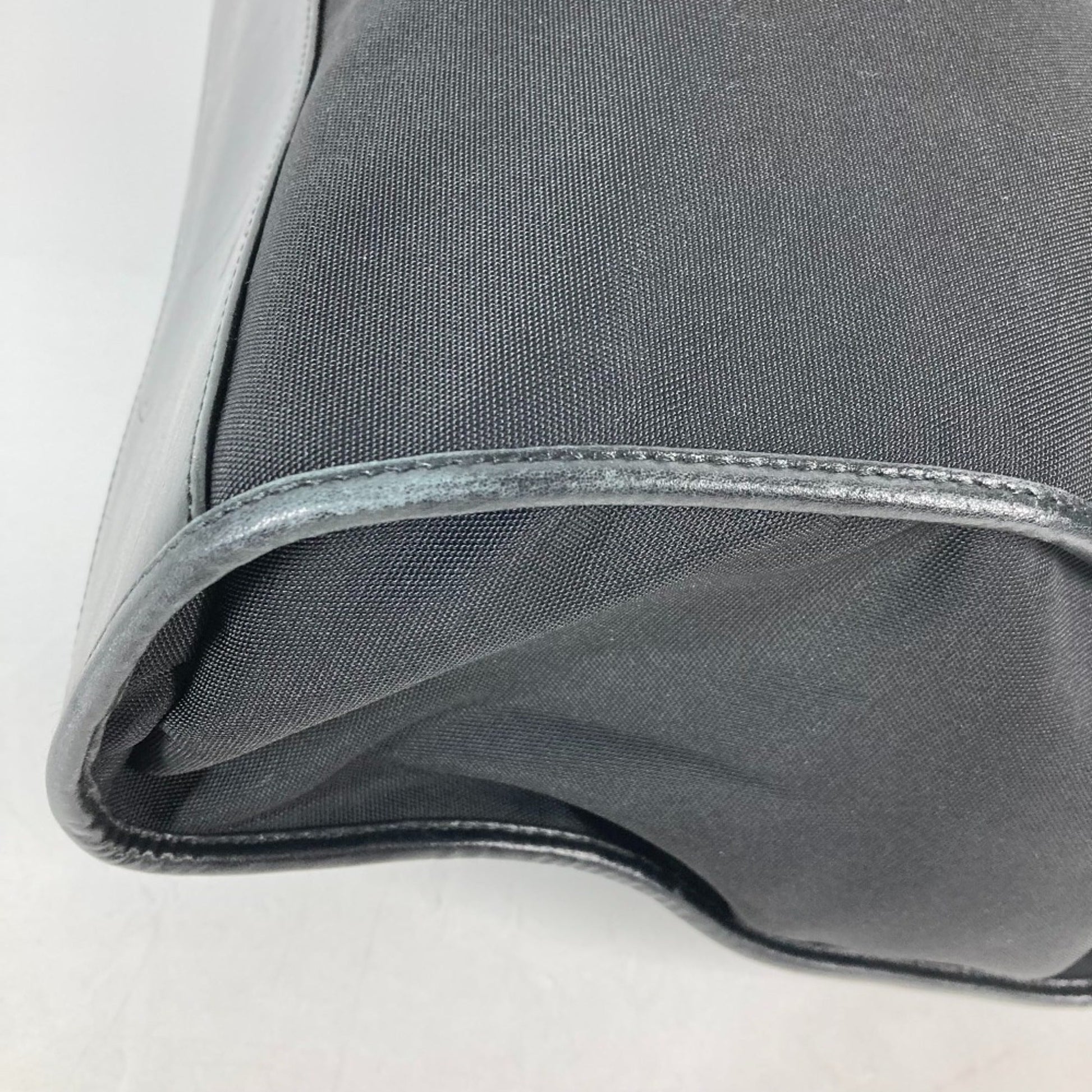 Gucci Leather Shoulder Bag