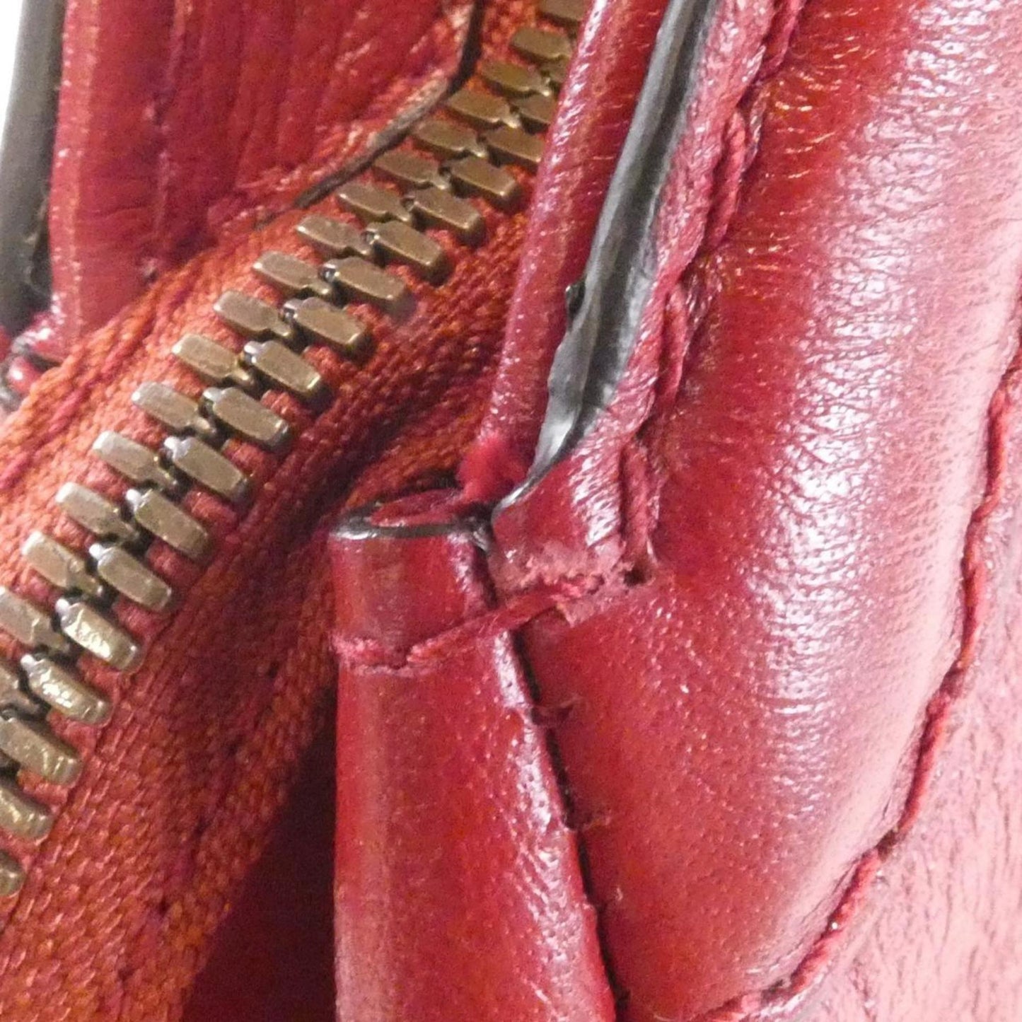 Gucci Red Color Leather Handbag ( )