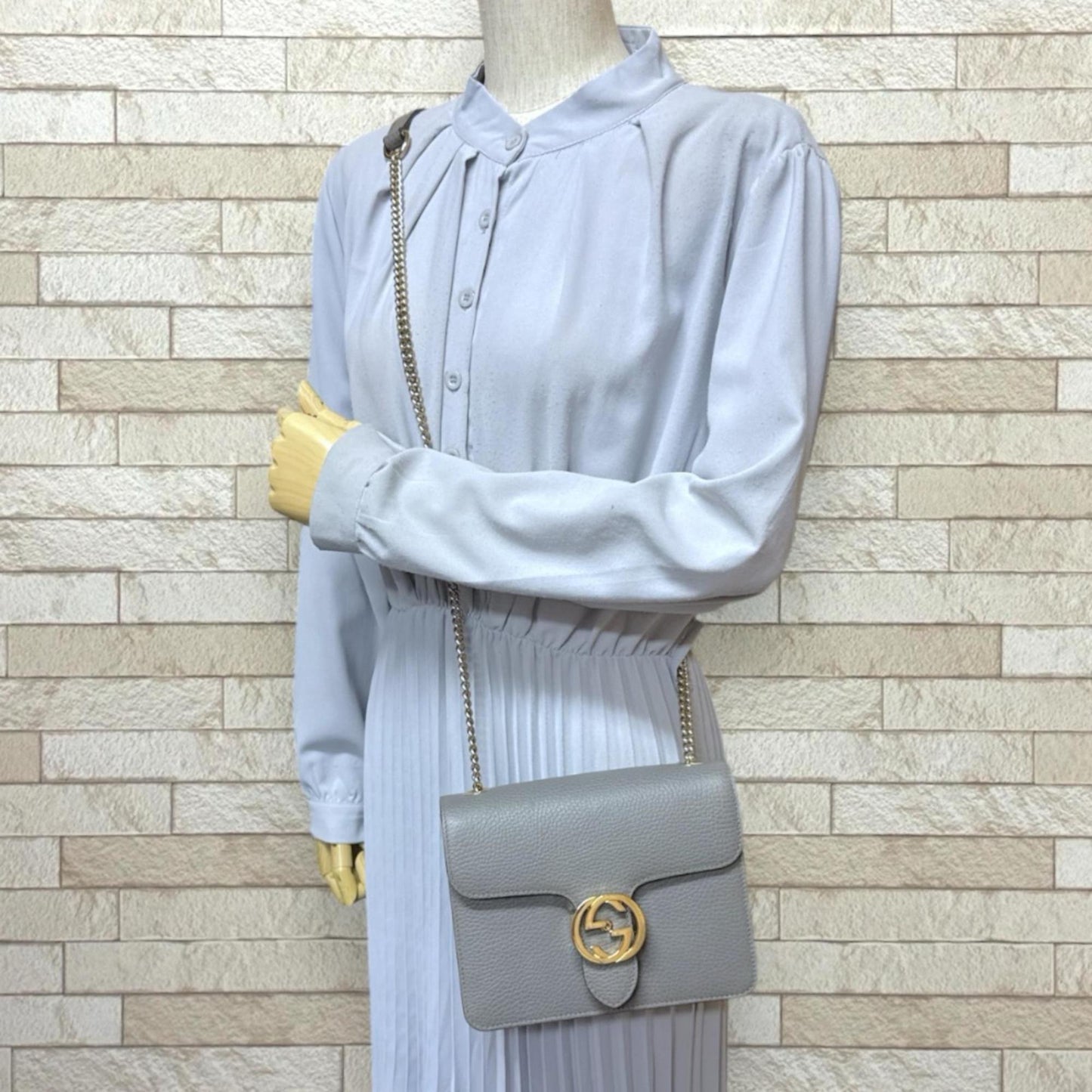 Gucci Gray Leather Shoulder Bag ( )