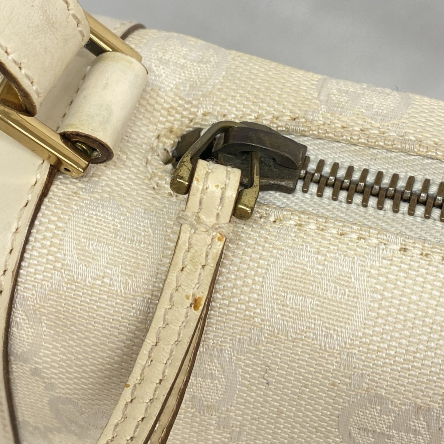 Gucci White Canvas Shoulder Bag ( )