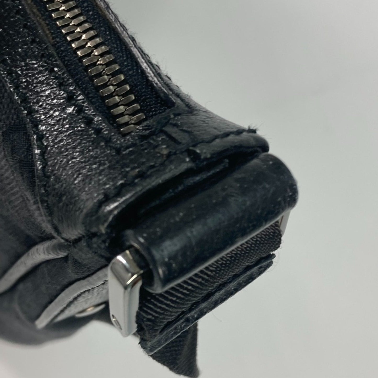 Gucci Black Gg Canvas Shoulder Bag ( )