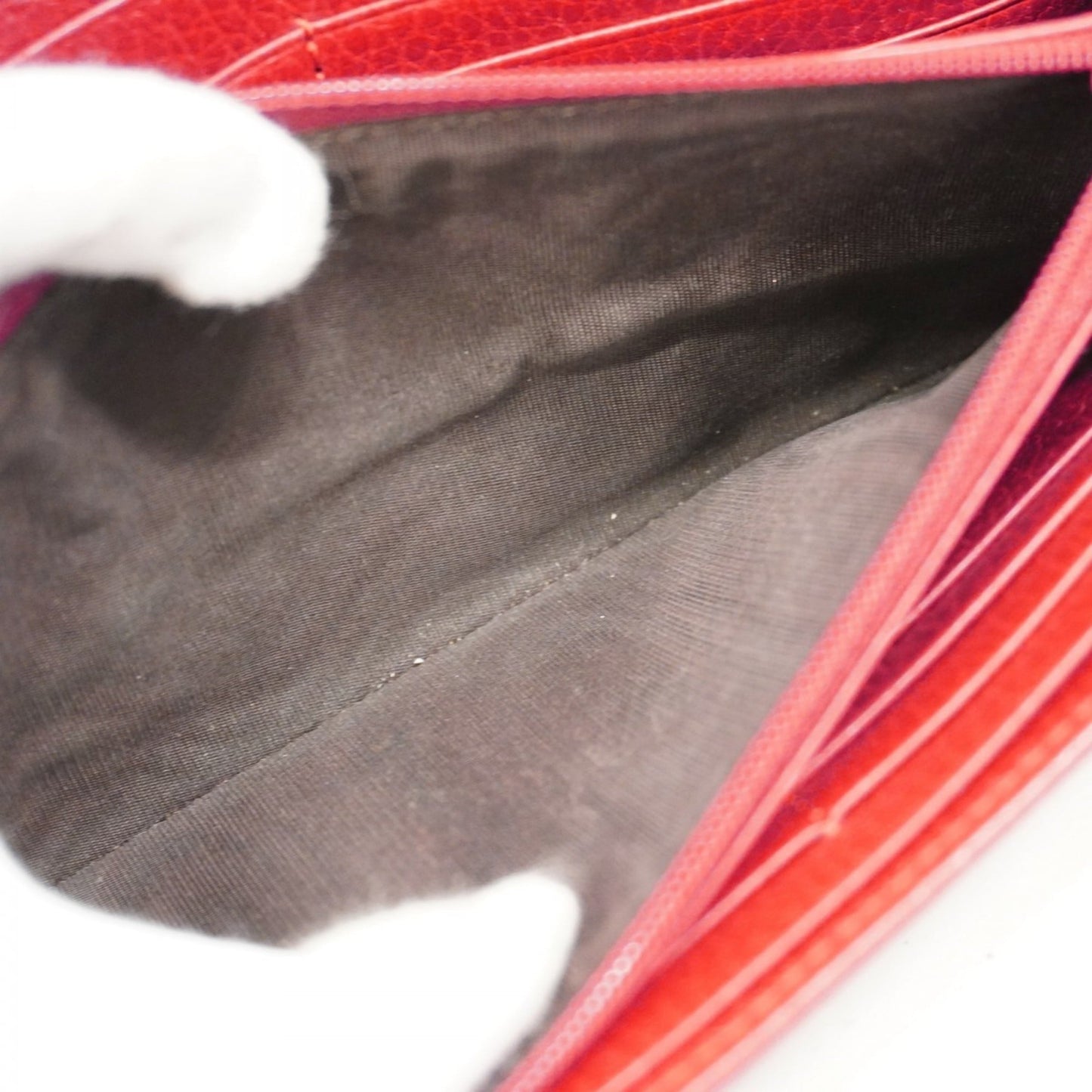 Gucci Red Color Leather Long Wallet (Bi-Fold) ( )