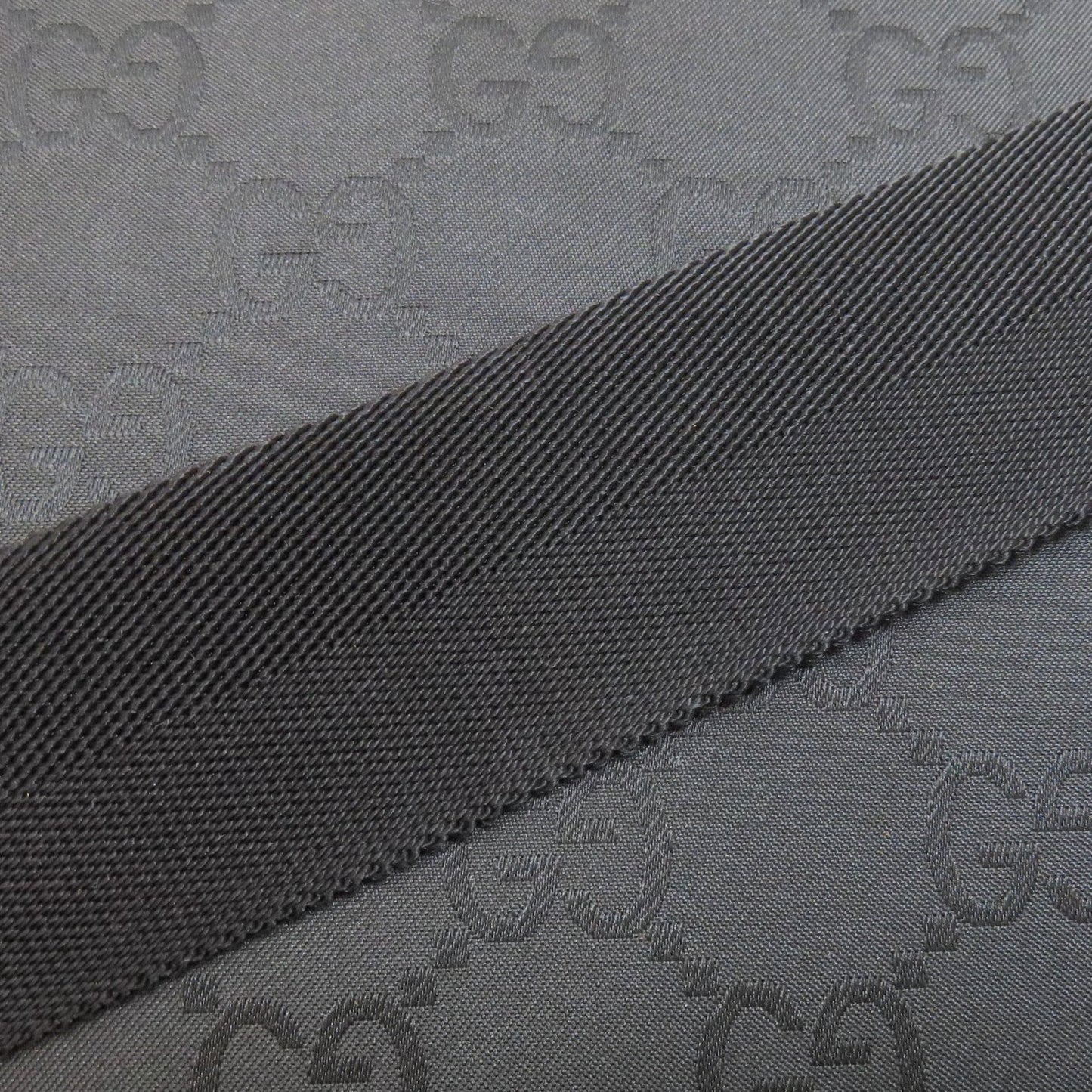 Gucci Black Nylon Shoulder Bag ( )