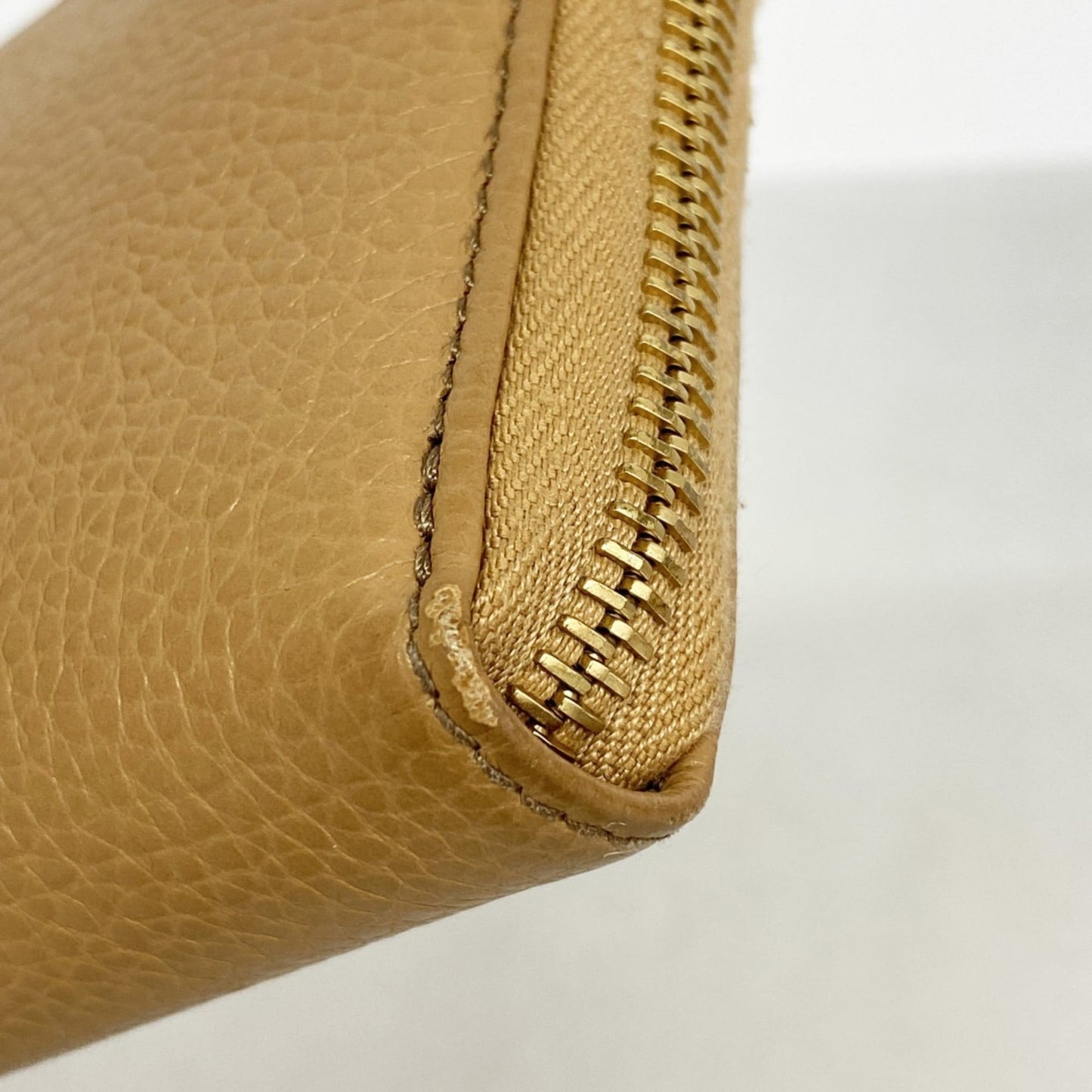Gucci Beige Leather Long Wallet (Bi-Fold) ( )