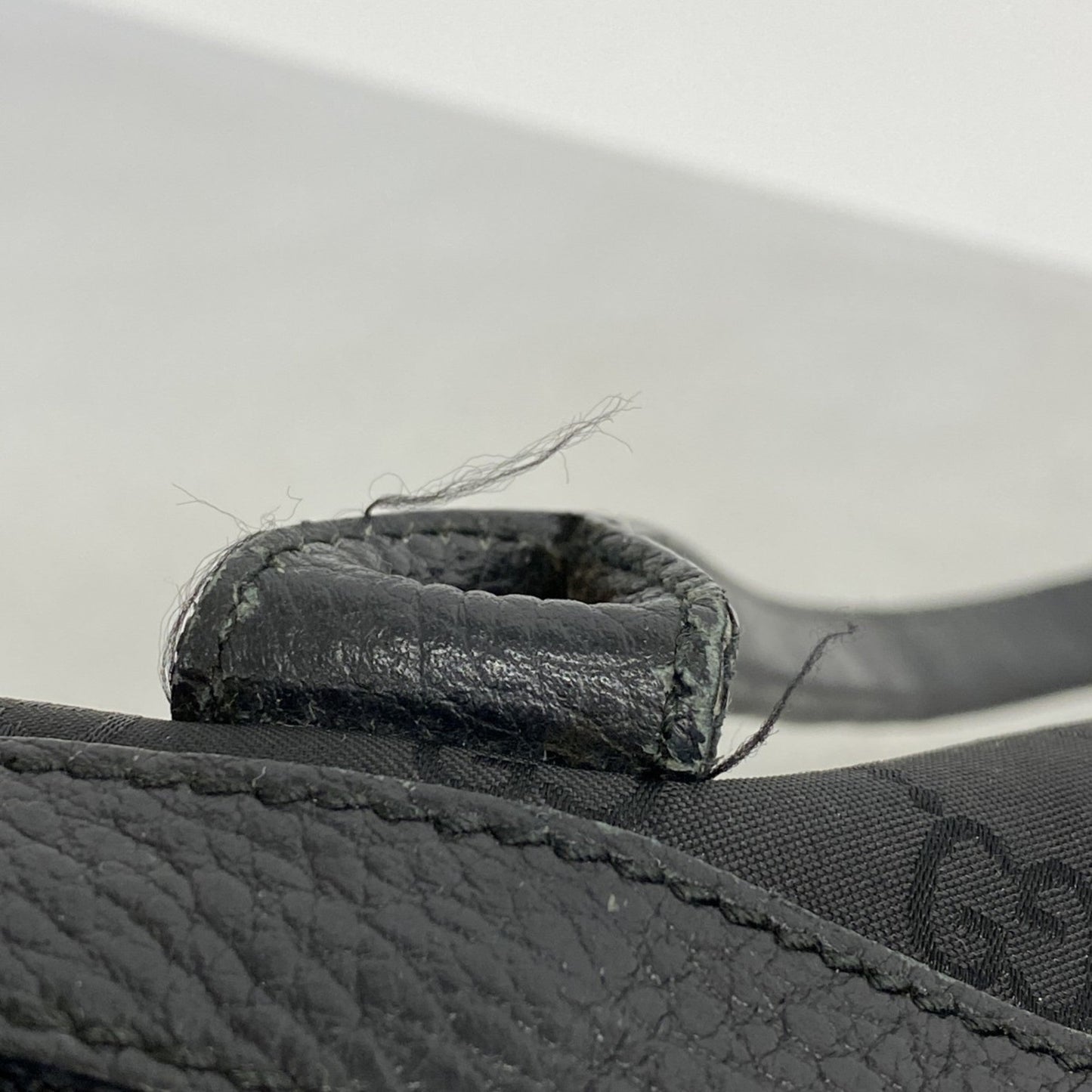 Gucci Black Nylon Handbag ( )