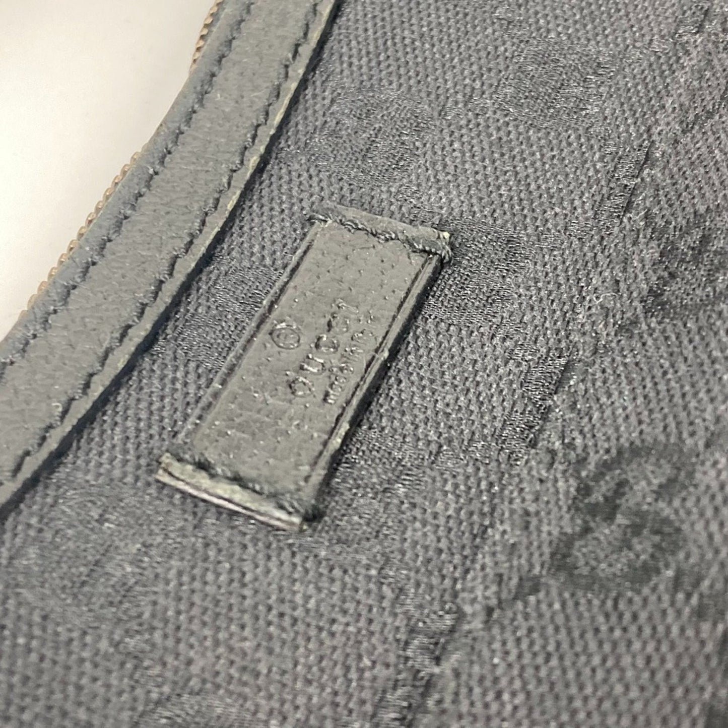 Gucci Black Gg Canvas Shoulder Bag ( )