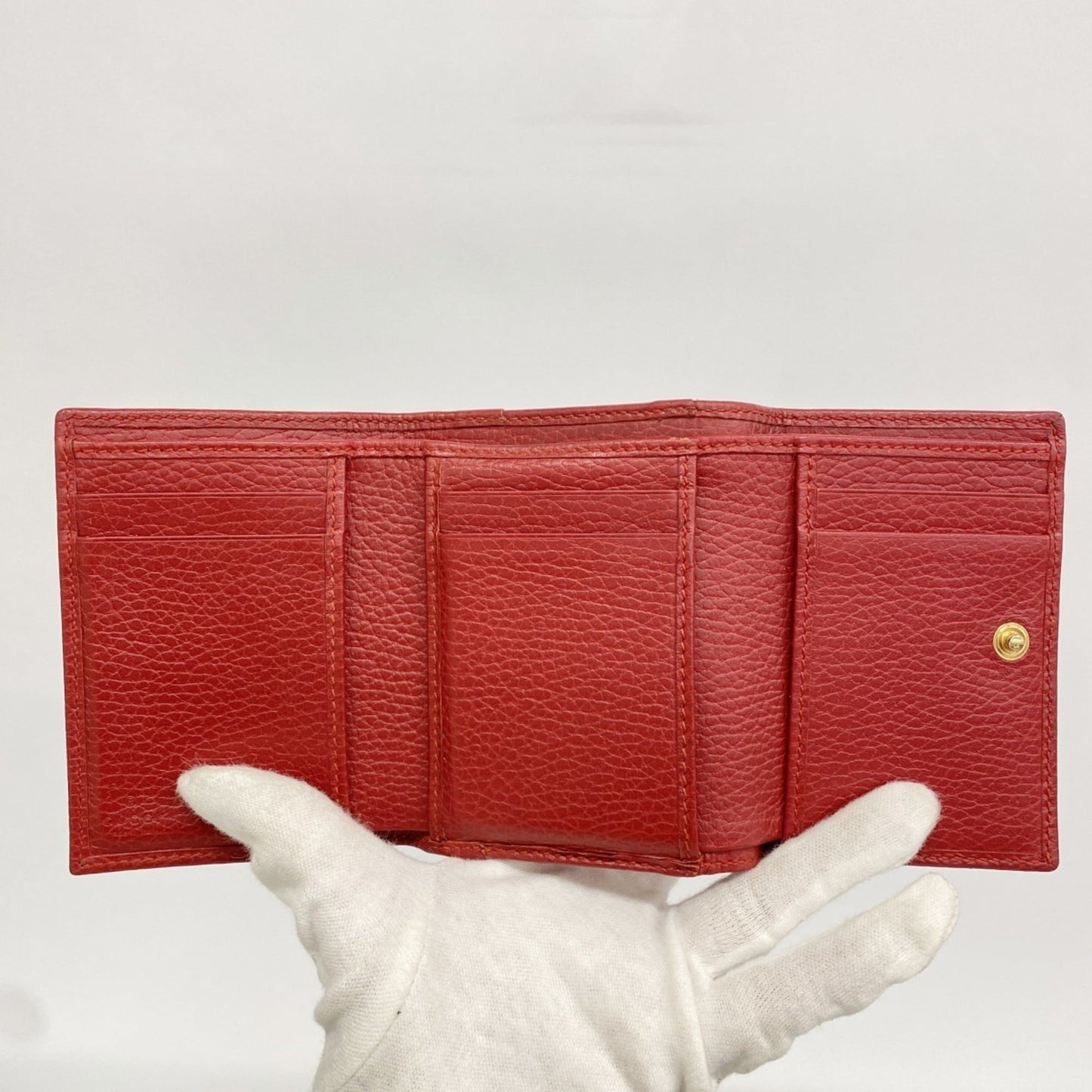 Gucci Red Color Leather Wallet (Tri-Fold) ( )