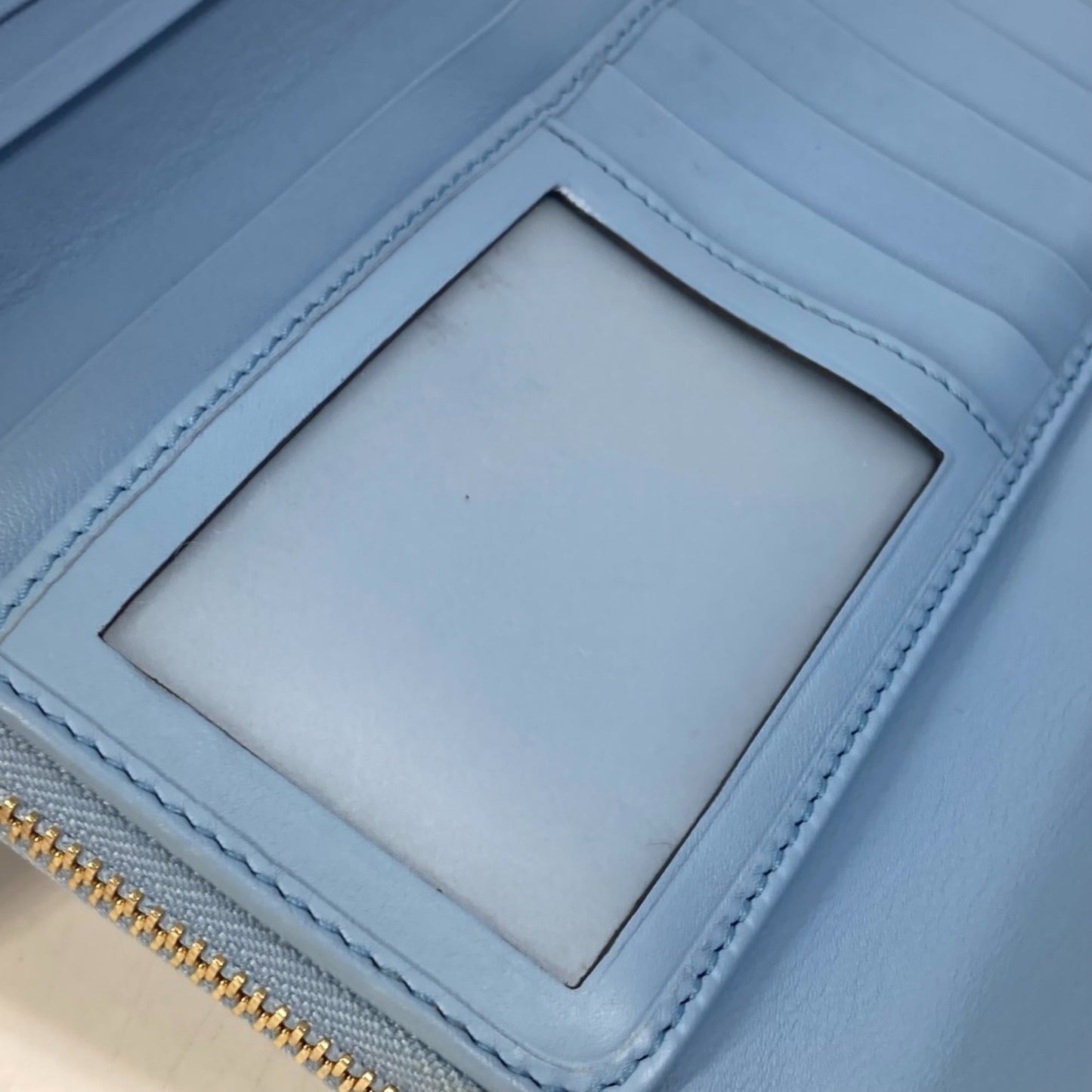 Gucci Light Blue Leather Long Wallet (Bi-Fold) ( )