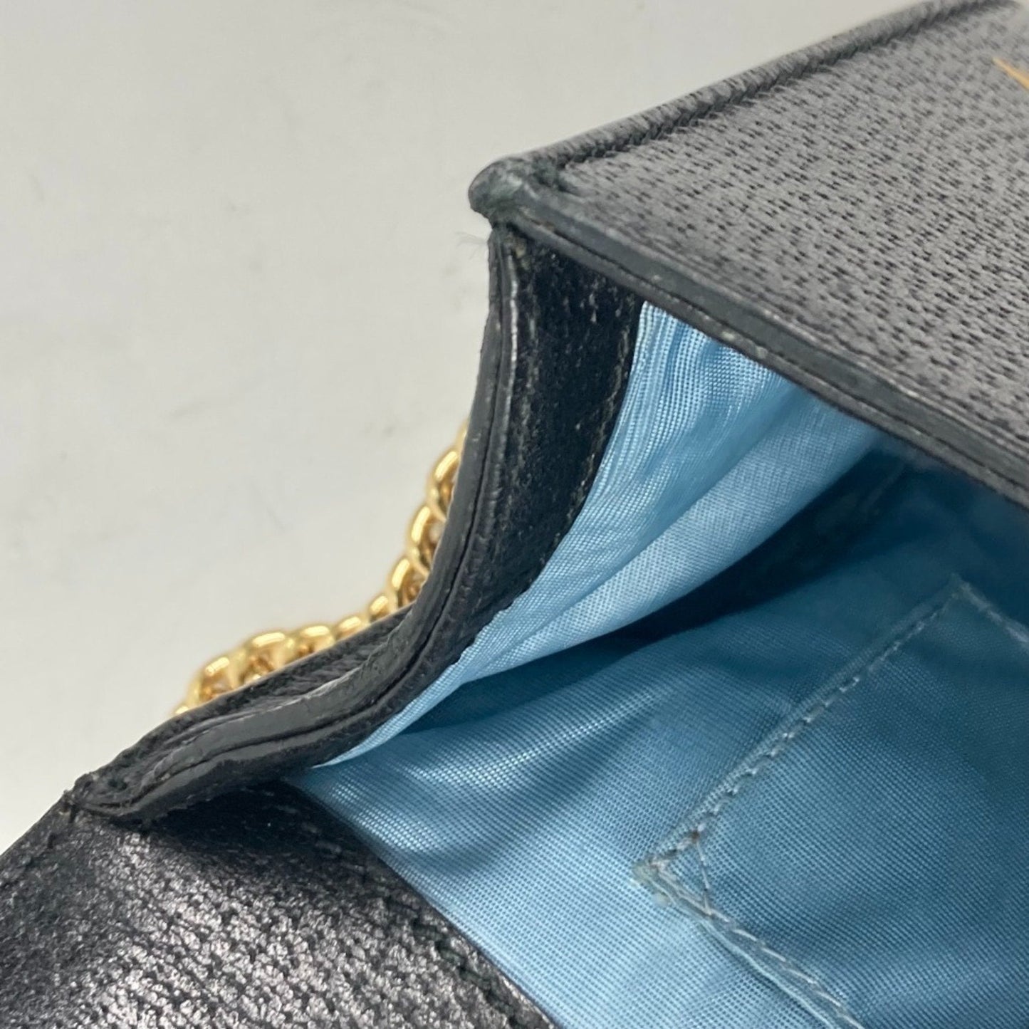 Gucci Black Gold Leather Pochette Shoulder Bag ( )