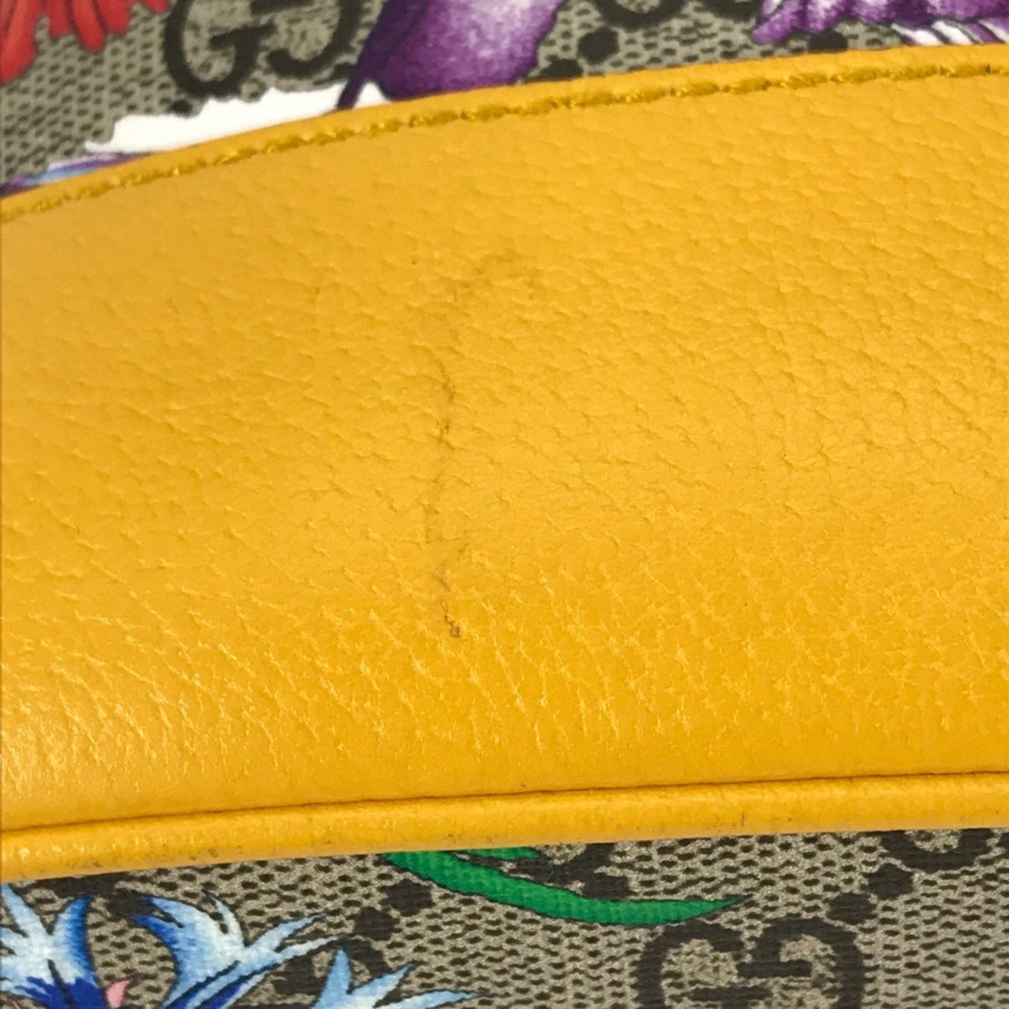 Gucci Beige Multi-Color Gg Supreme Handbag Shoulder Bag ( )