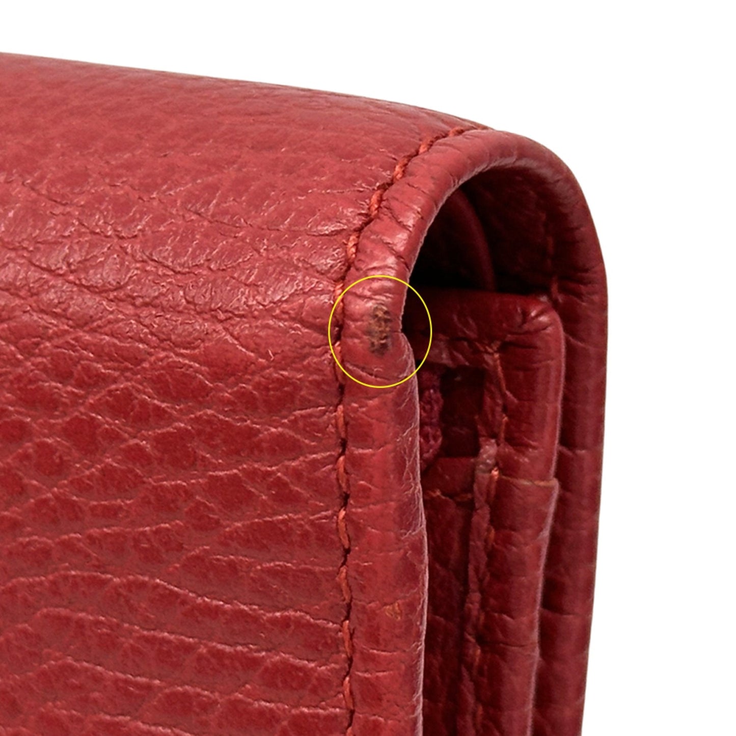 Gucci Red Color Leather Wallet (Bi-Fold) ( )
