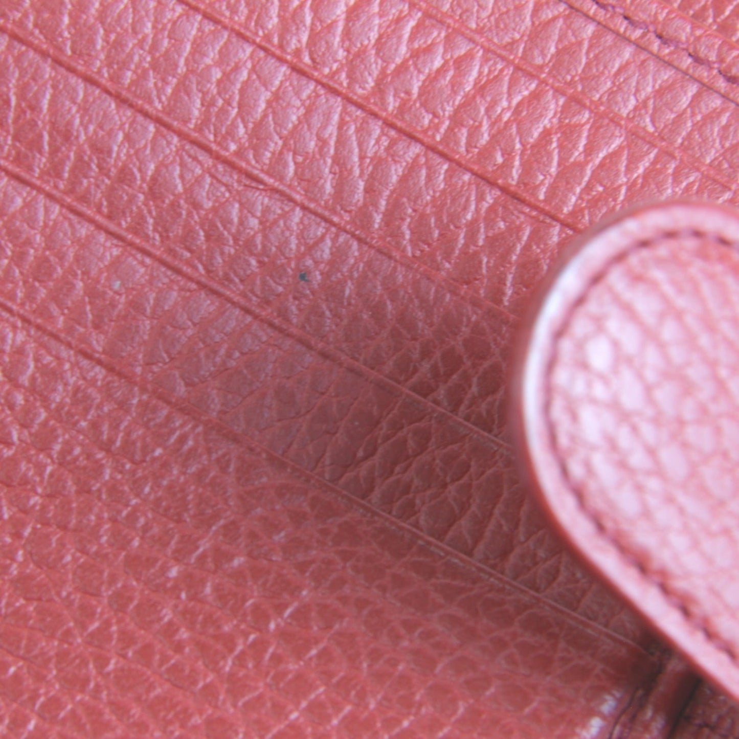 Gucci Red Color Leather Wallet (Bi-Fold) ( )