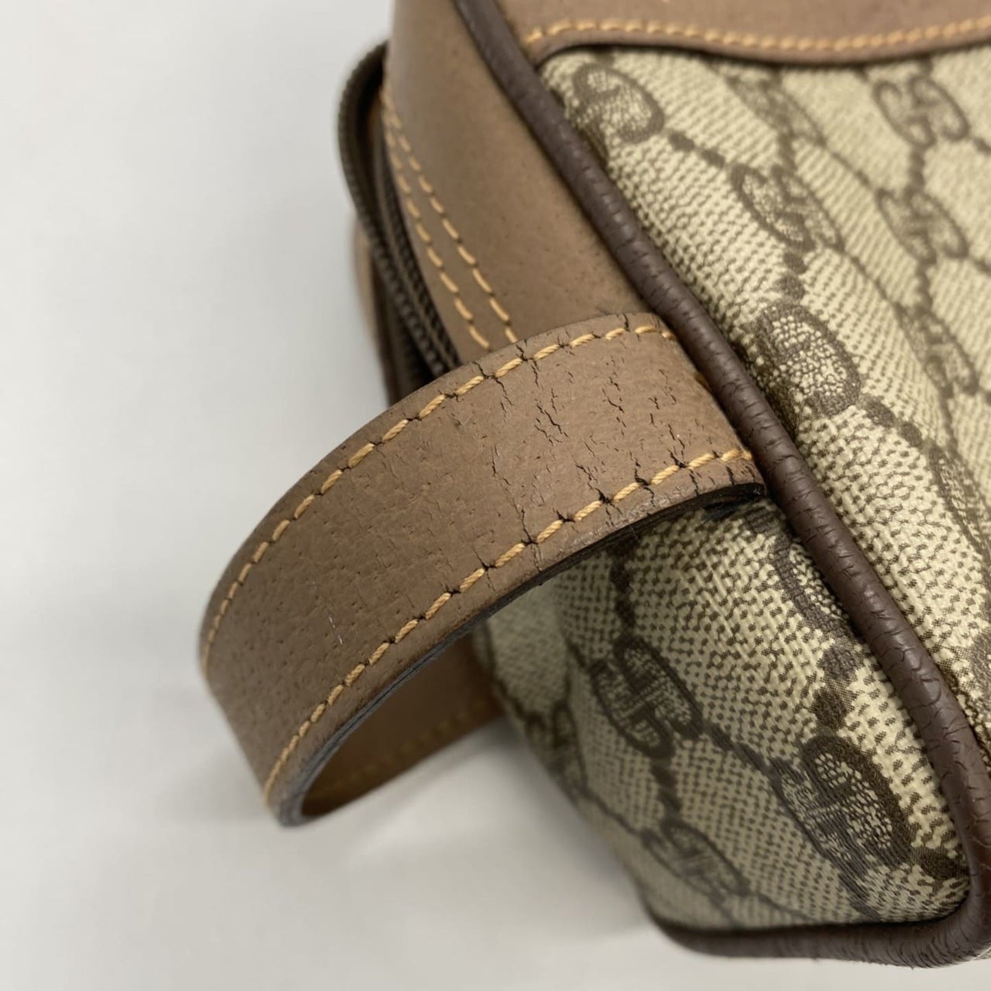 Gucci Brown Gg Supreme Pvc Pouch ( )