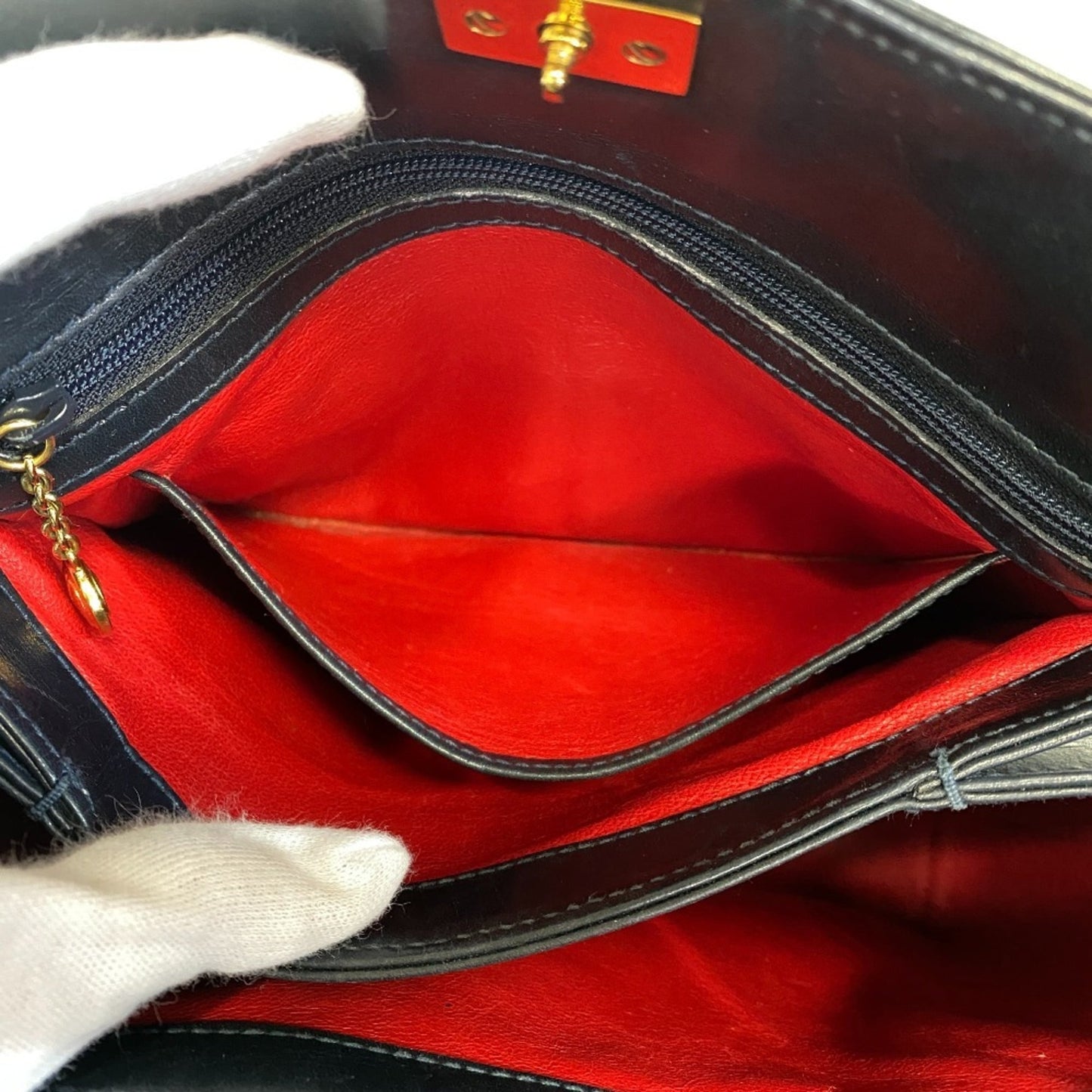 Gucci Black Red Color Leather Handbag ( )