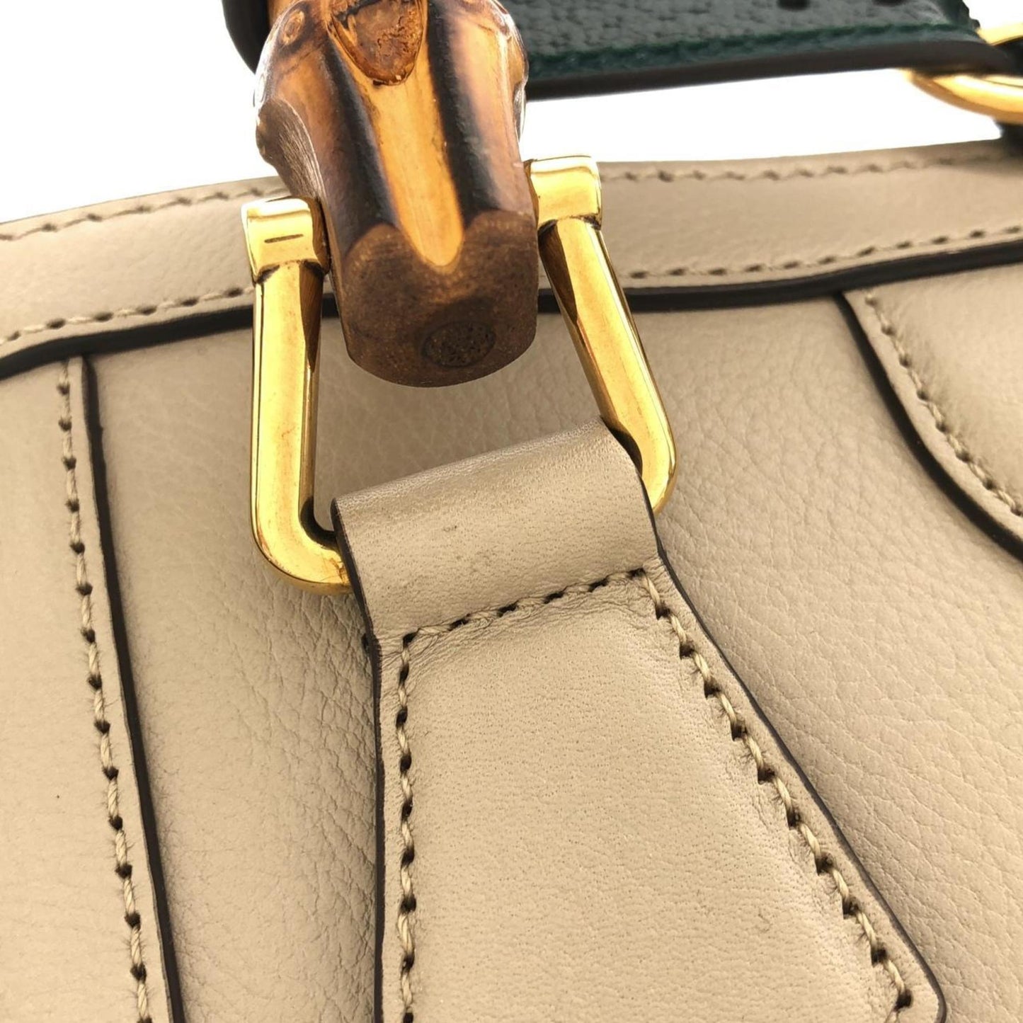 Gucci Beige Leather Handbag ( )