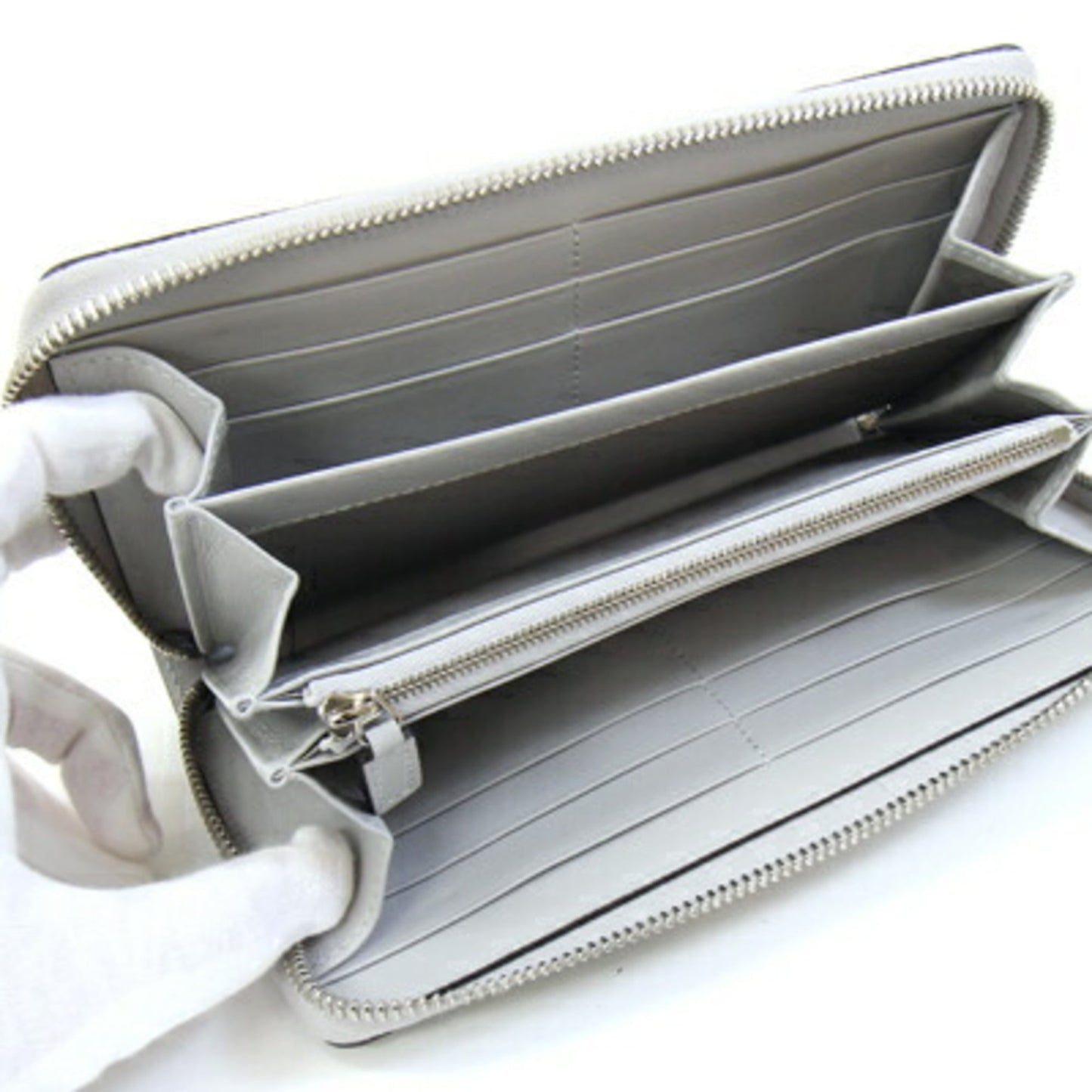 Gucci Light Gray Leather Long Wallet (Bi-Fold) ( )