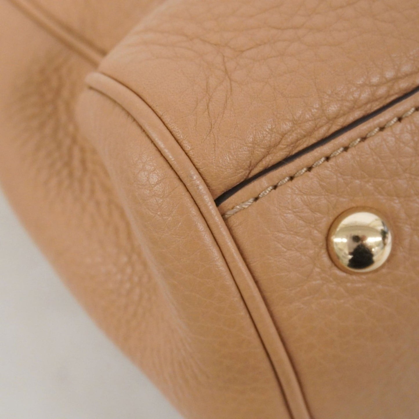 Gucci Beige Leather Handbag ( )
