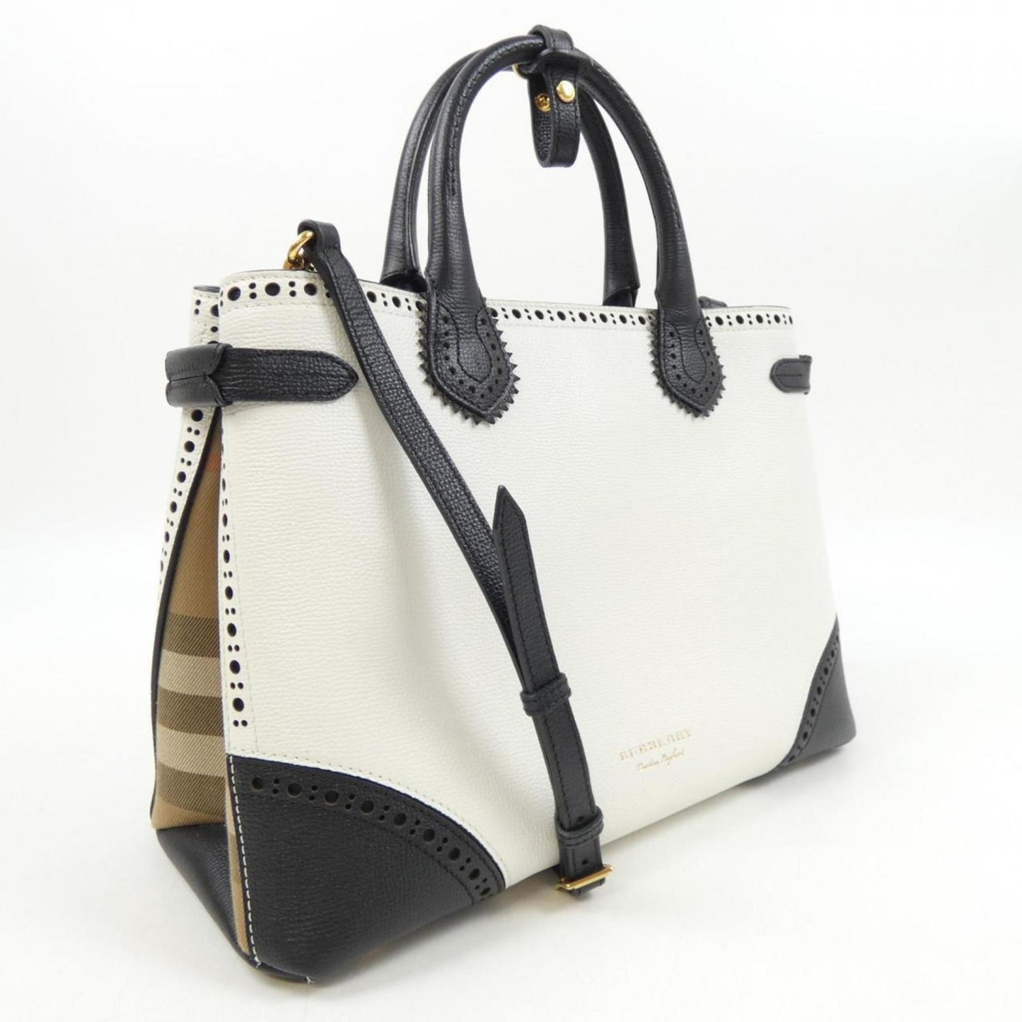 Burberry White Handbag ( )