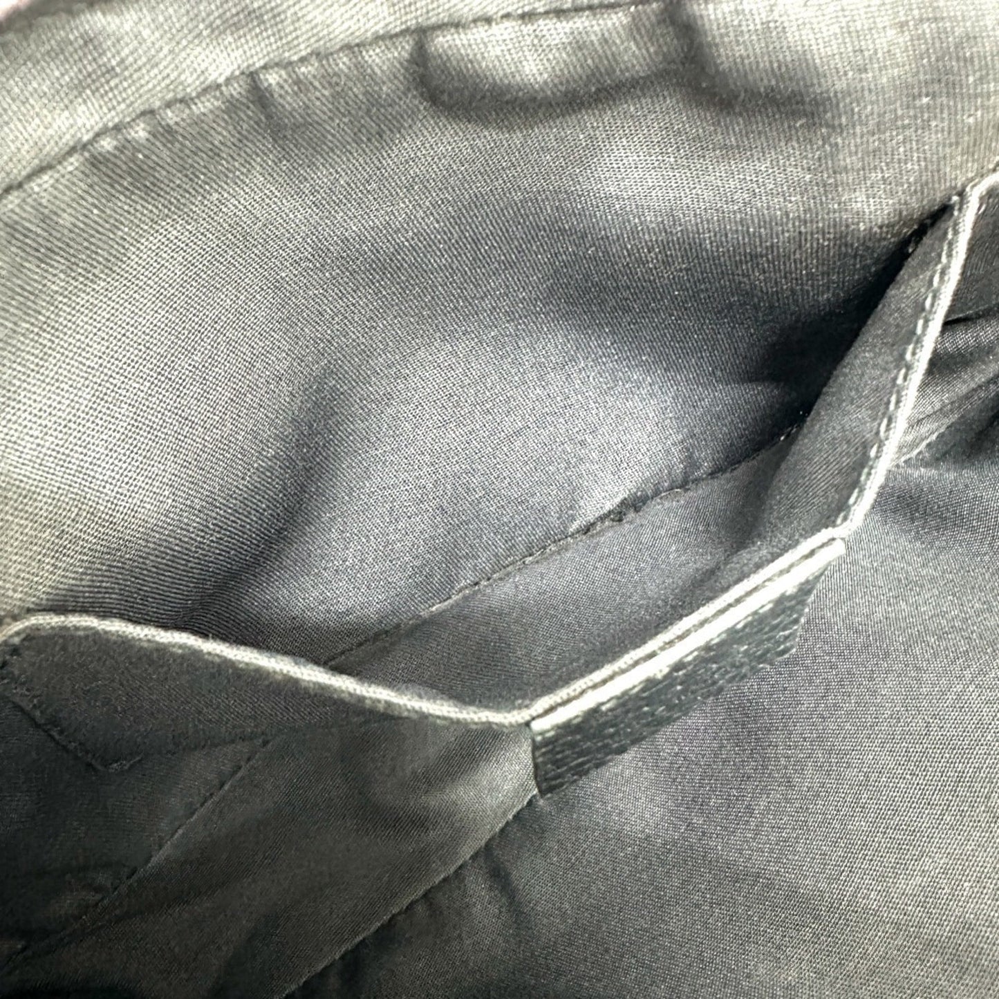 Gucci Black Nylon Leather Sling Bag ( )