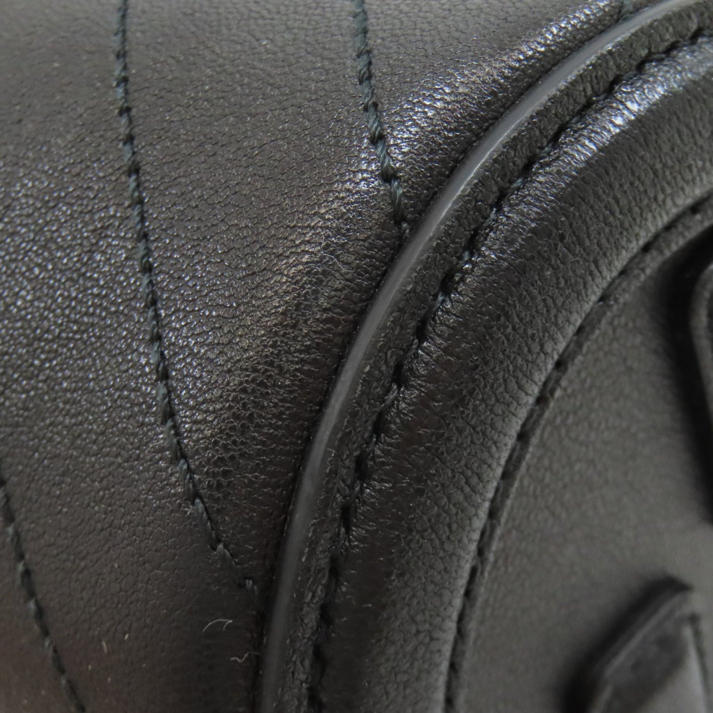 Gucci Black Leather Shoulder Bag ( )