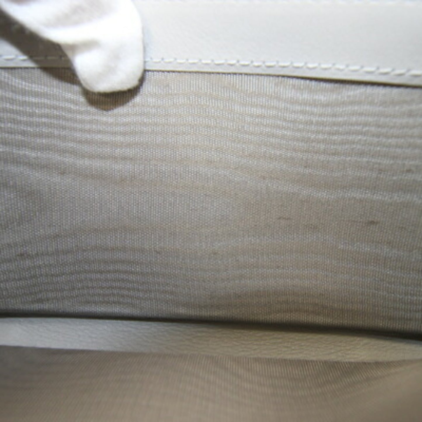 Gucci Light Gray Leather Long Wallet (Bi-Fold) ( )