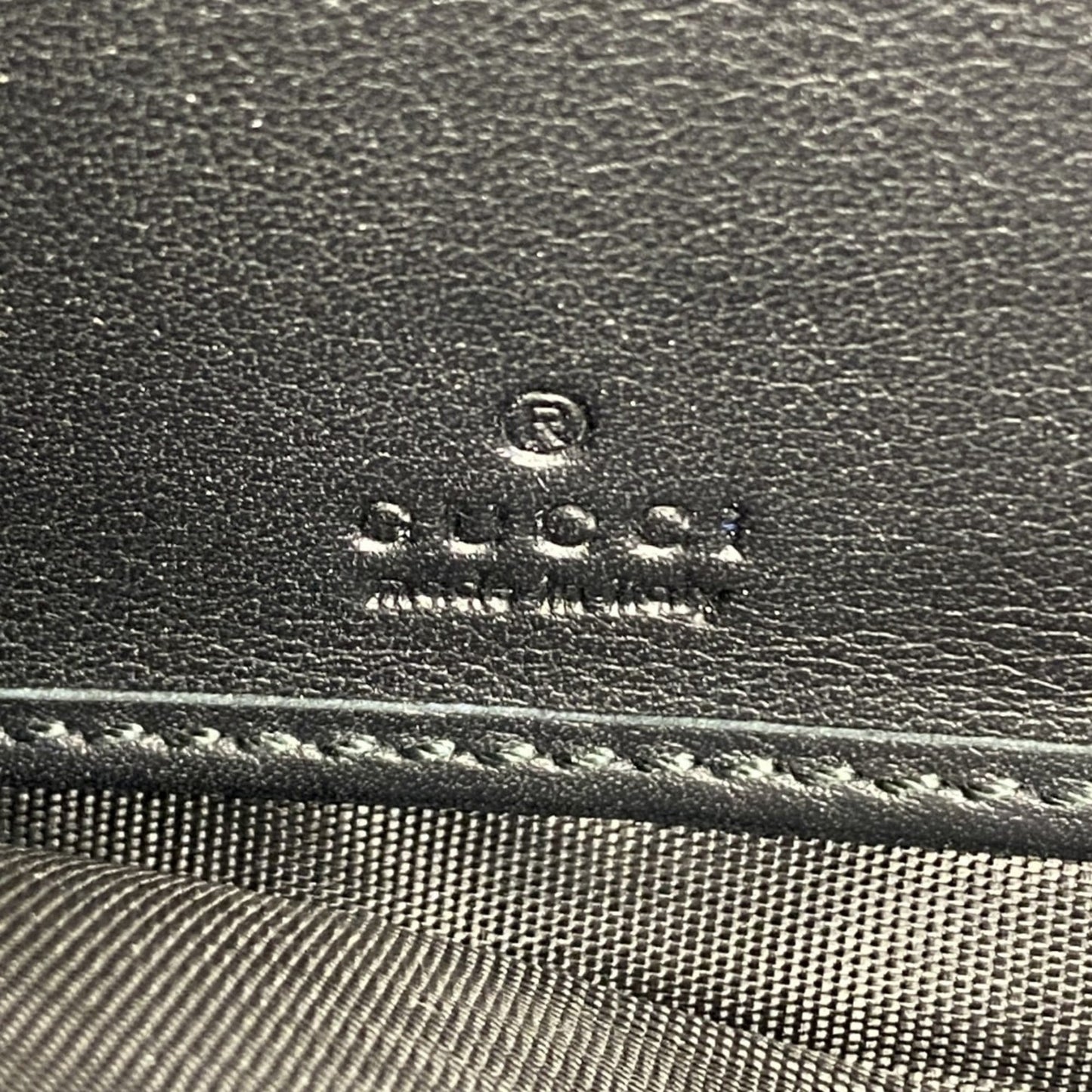 Gucci Black Leather Long Wallet (Bi-Fold) ( )