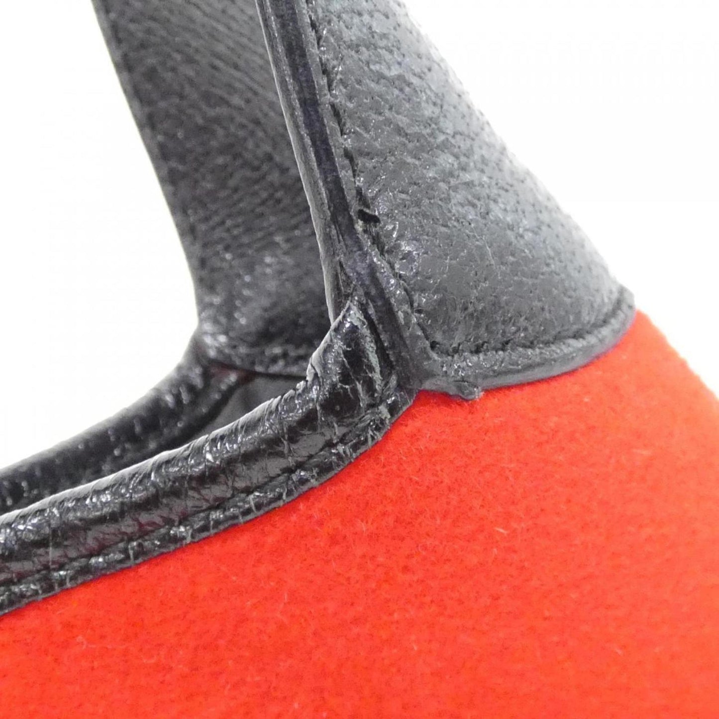 Gucci Black Red Color Felt Leather Shoulder Bag ( )