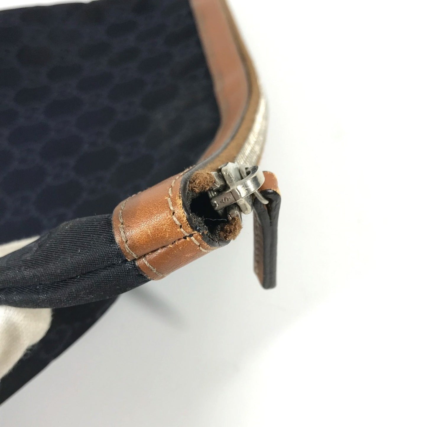 Gucci Navy Leather Nylon Clutch Bag ( )