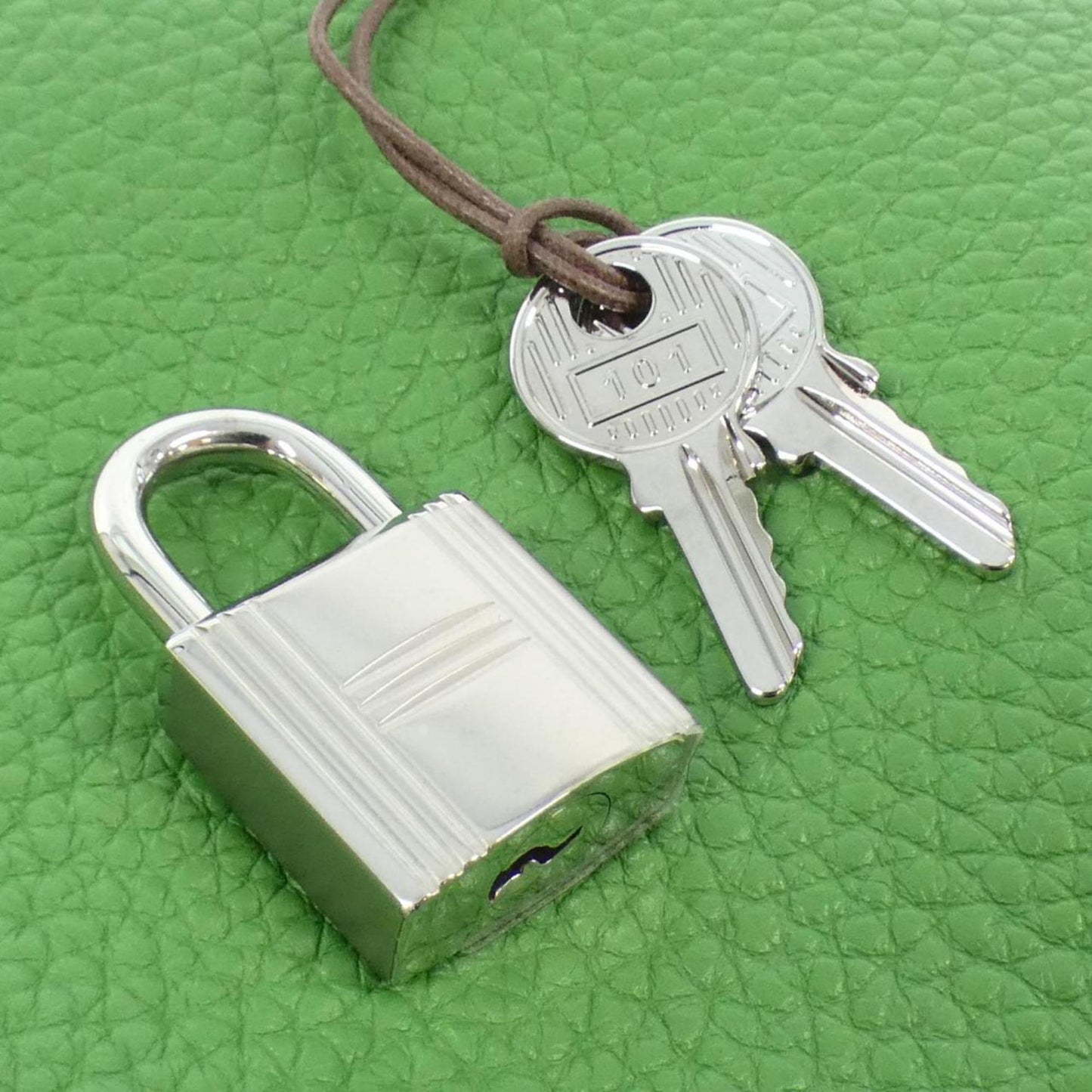 Hermes Picotin Vert Taurillon Clemence Leather Handbag ( )