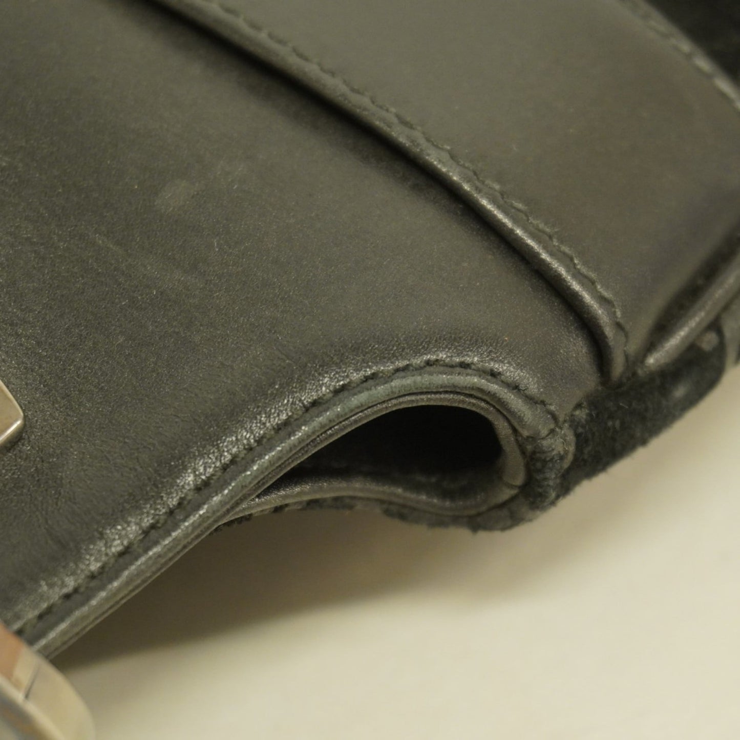 Gucci Black Suede Shoulder Bag ( )