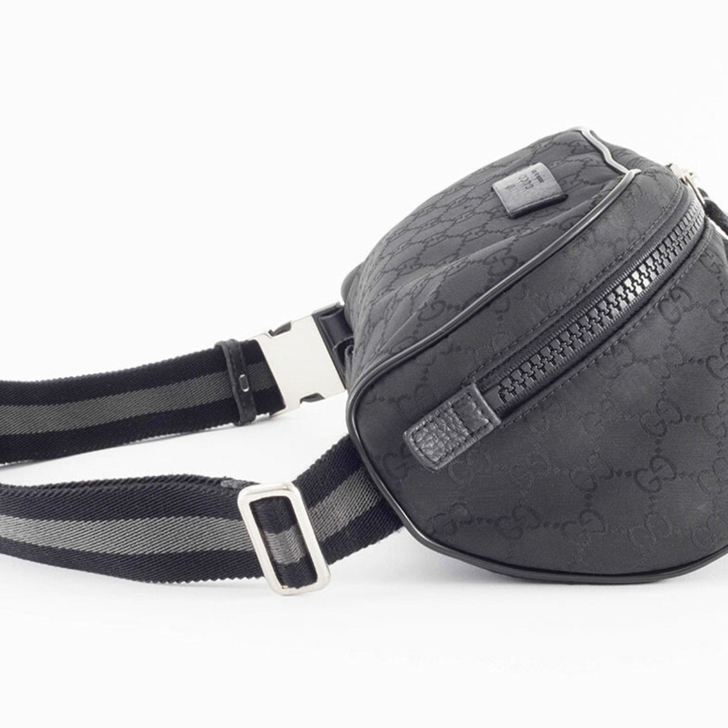 Gucci Black Nylon Pochette Shoulder Bag Sling Bag ( )
