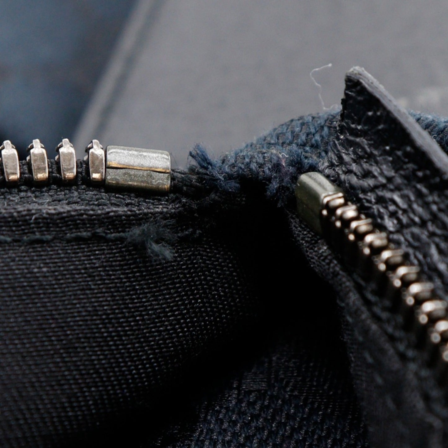 Gucci Gg Canvas Black Gg Canvas Sling Bag ( )