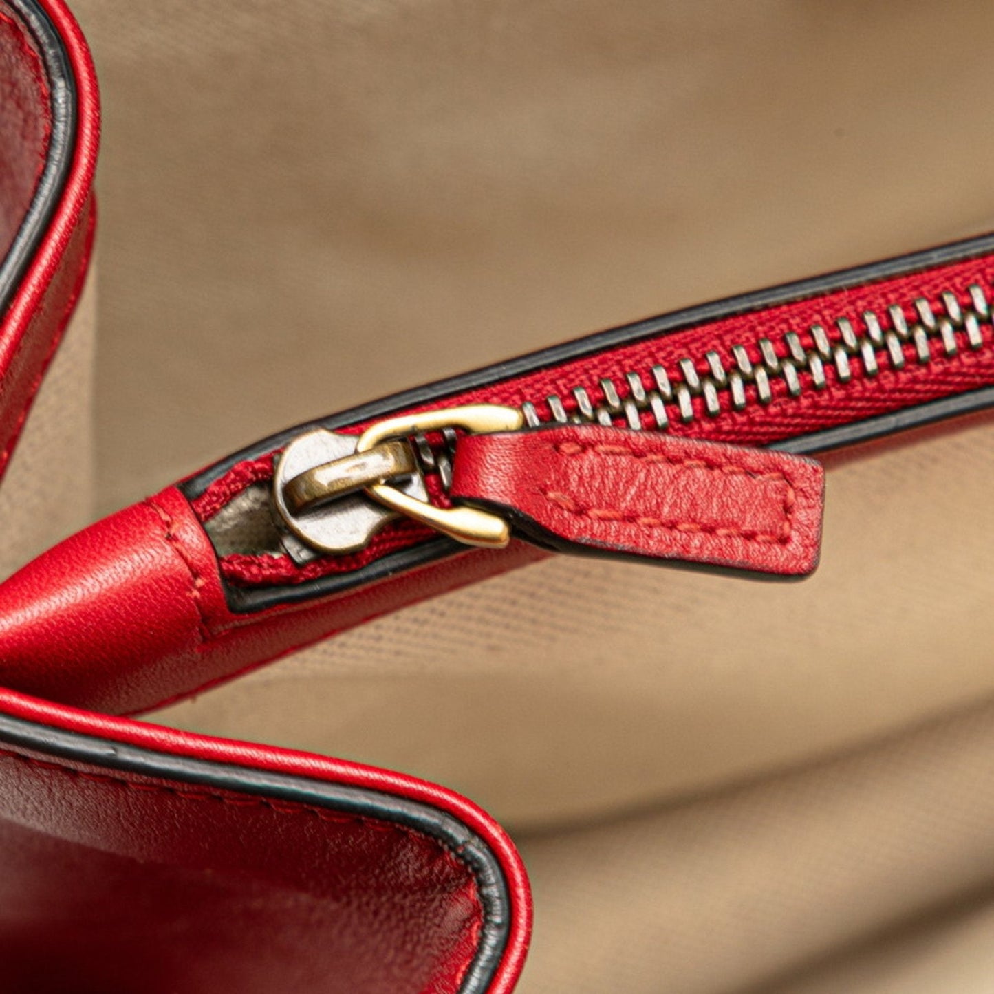 Gucci Red Color Leather Handbag Shoulder Bag ( )