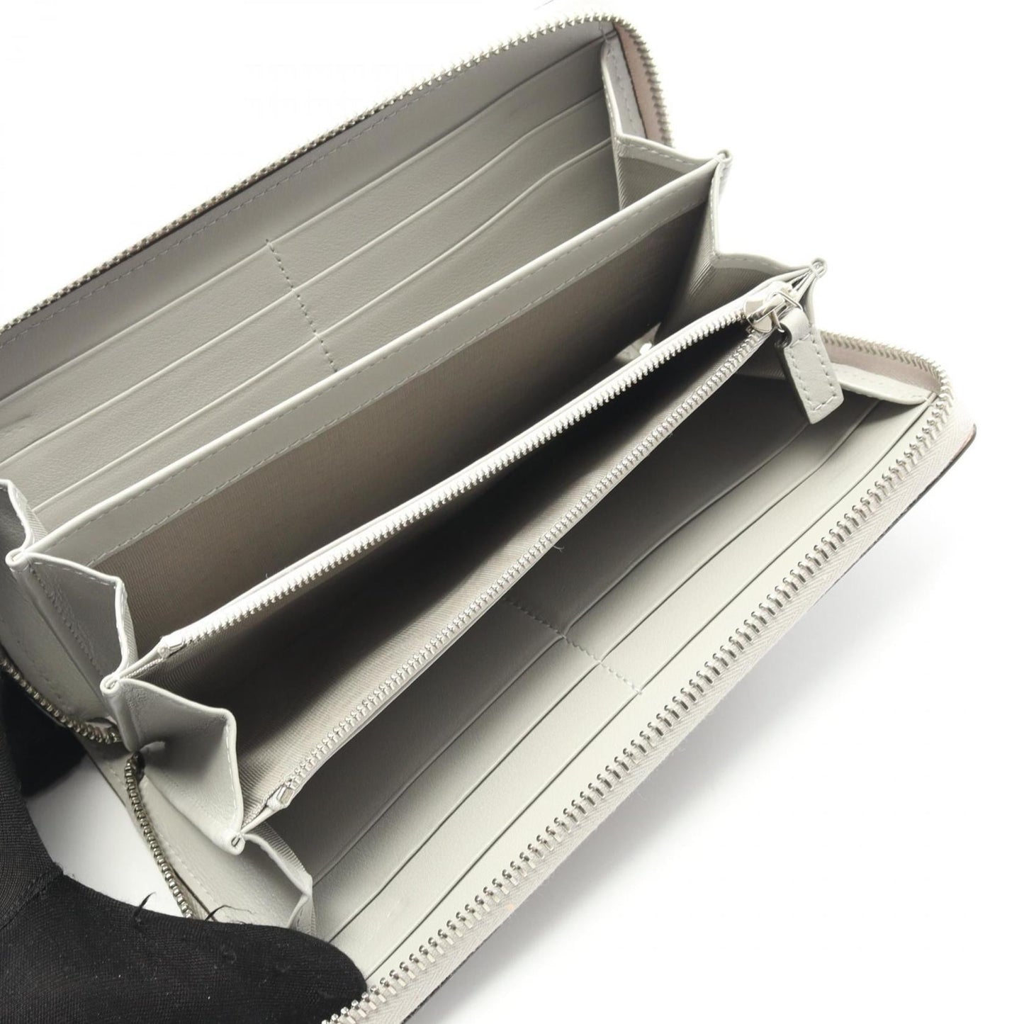 Gucci Gray Leather Long Wallet (Bi-Fold) ( )