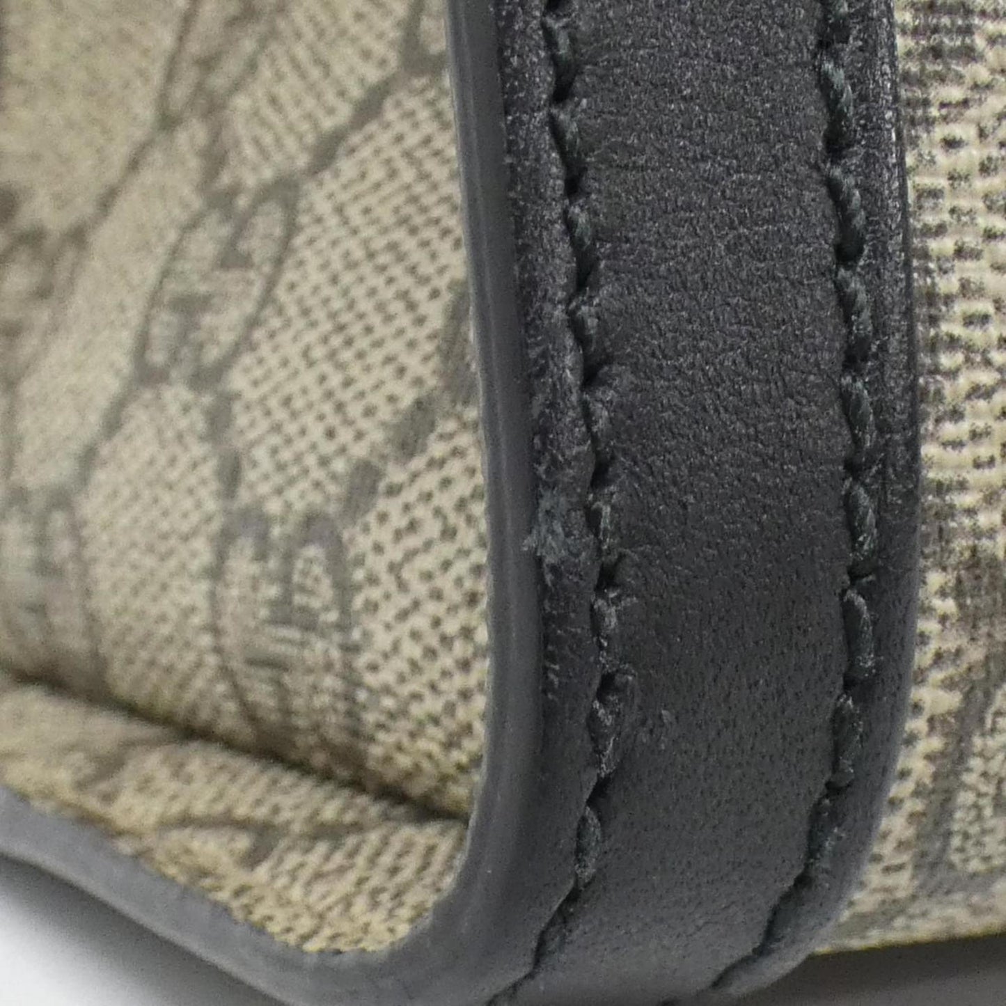 Gucci Beige Black Gg Supreme Leather Shoulder Bag ( )