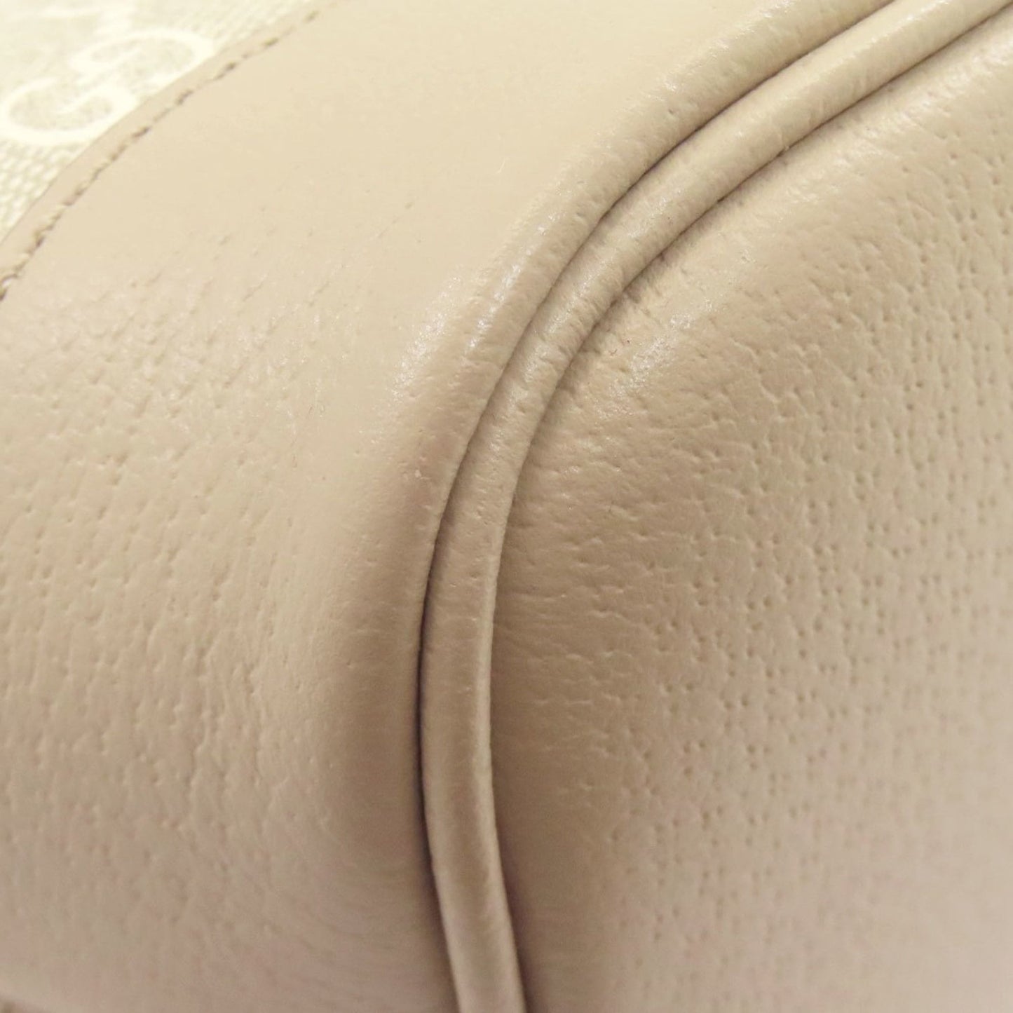 Gucci Beige Gg Supreme Handbag ( )