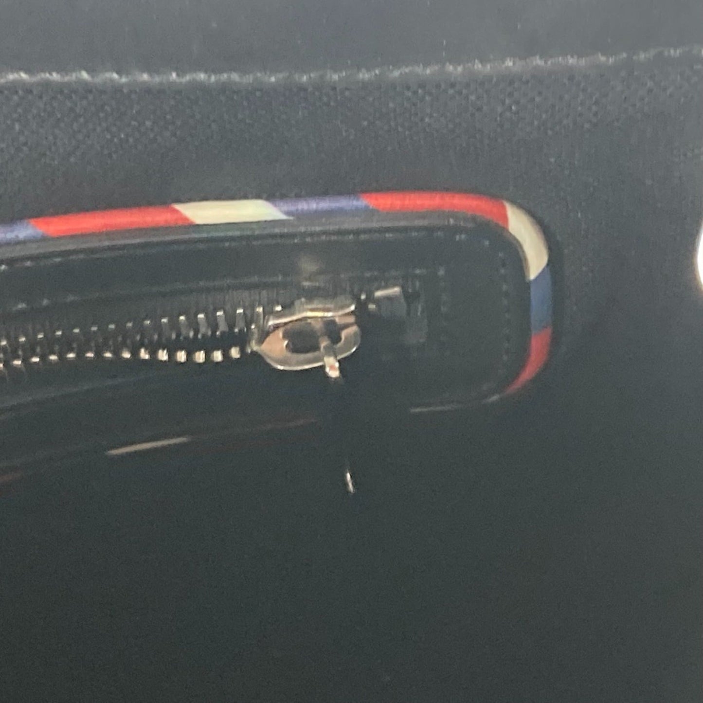 Gucci Black Multi-Color Gg Supreme Messenger Bag Shoulder Bag ( )