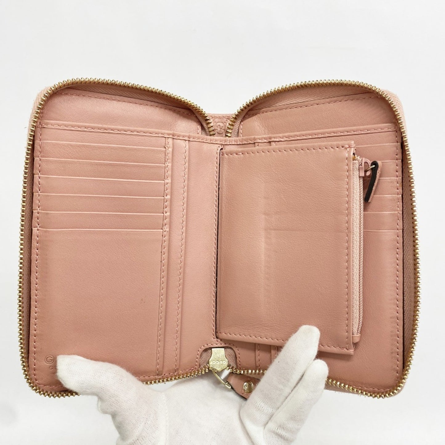 Gucci Pink Leather Wallet (Bi-Fold) ( )