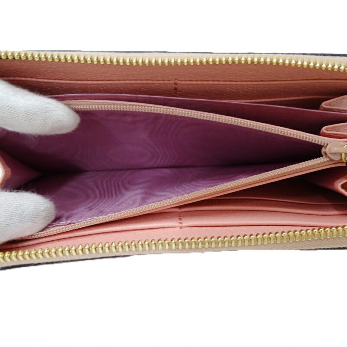 Gucci Pink Leather Long Wallet (Bi-Fold) ( )