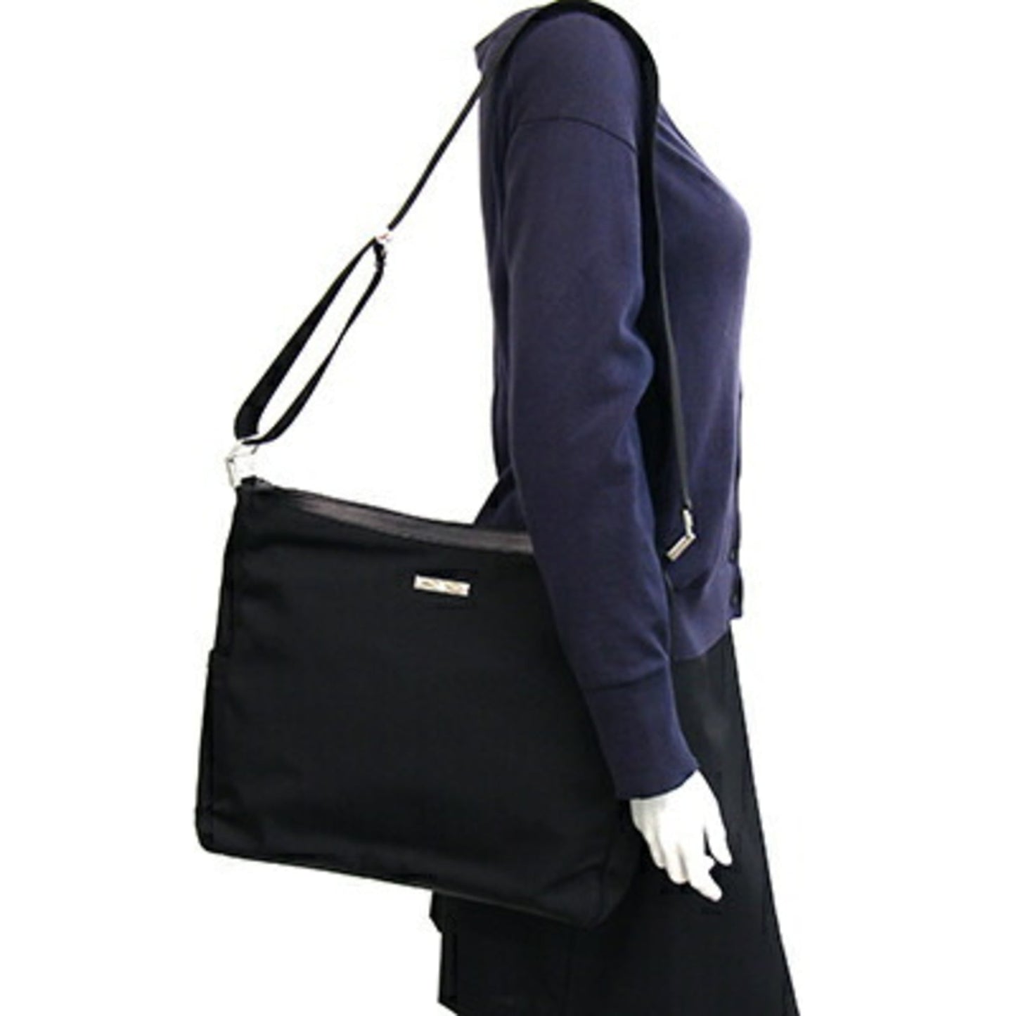 Gucci Black Nylon Canvas Leather Shoulder Bag ( )