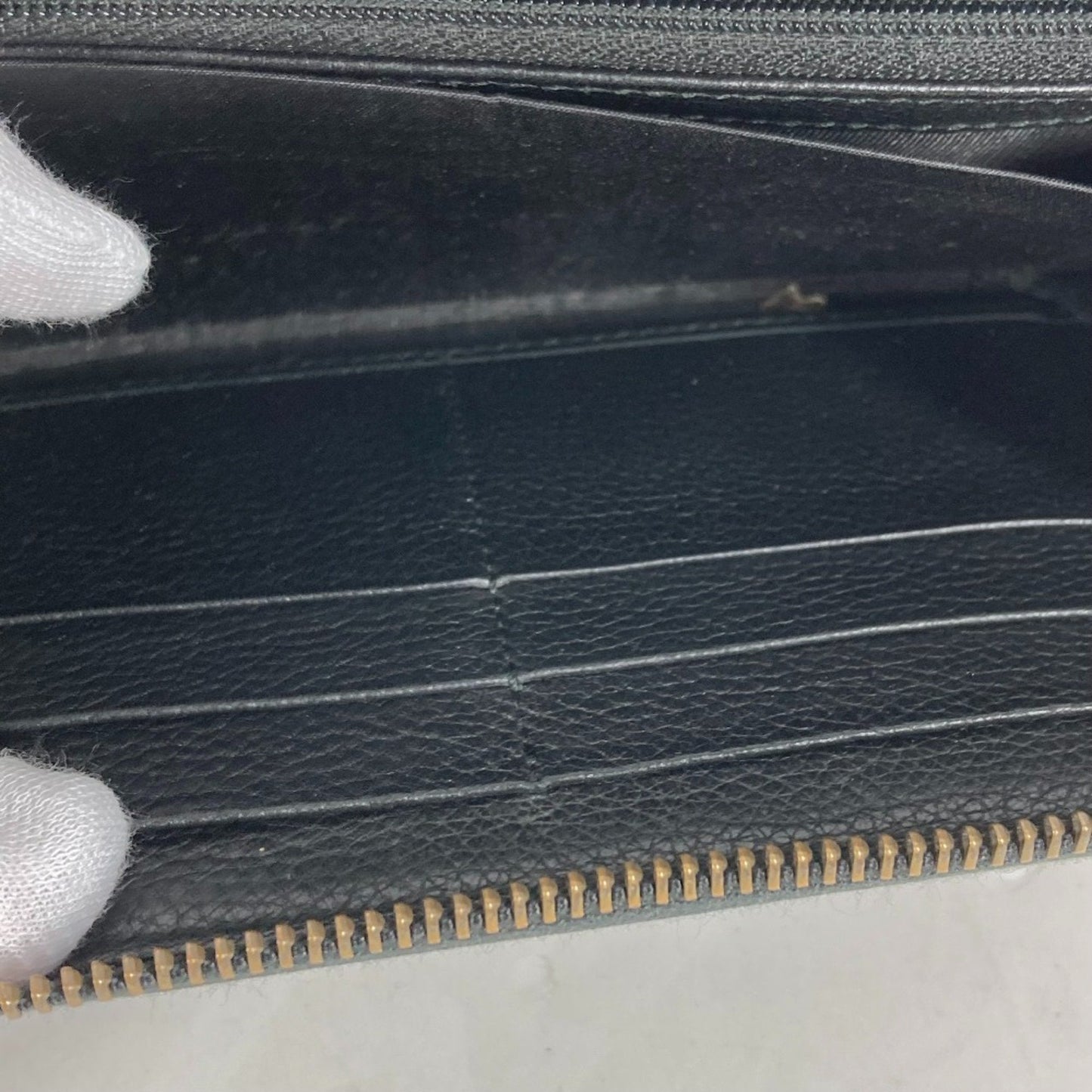 Gucci Black Leather Long Wallet (Bi-Fold) ( )