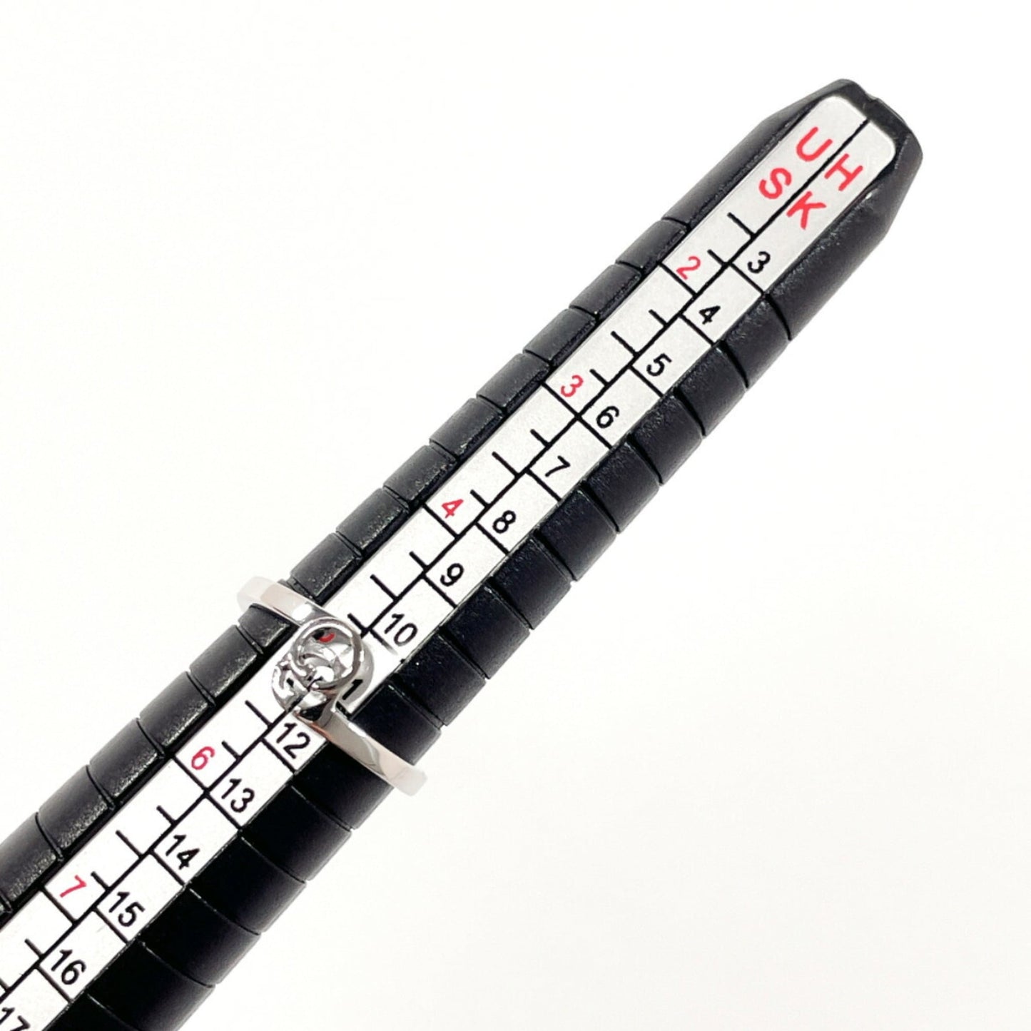Gucci Silver White Gold (18K) Band Ring ( )