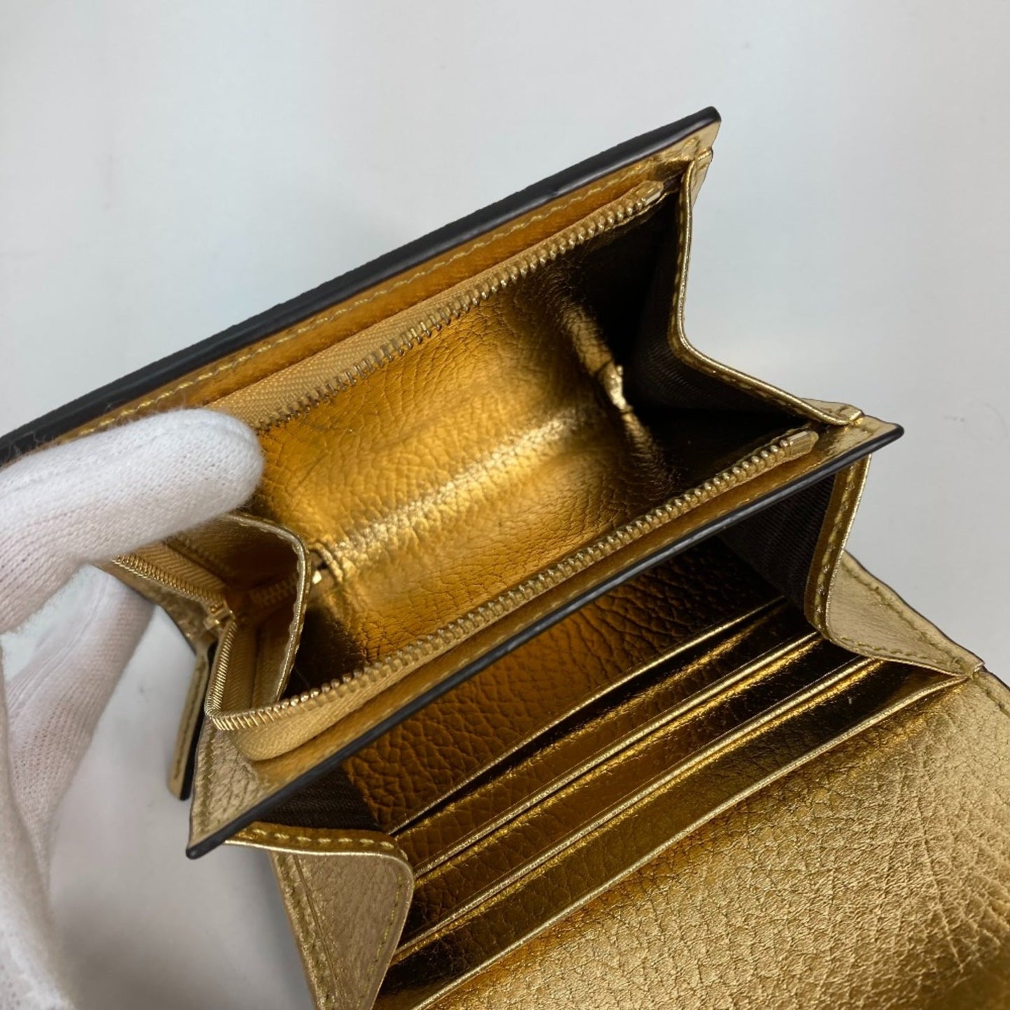 Gucci Gold Leather Wallet (Bi-Fold) ( )