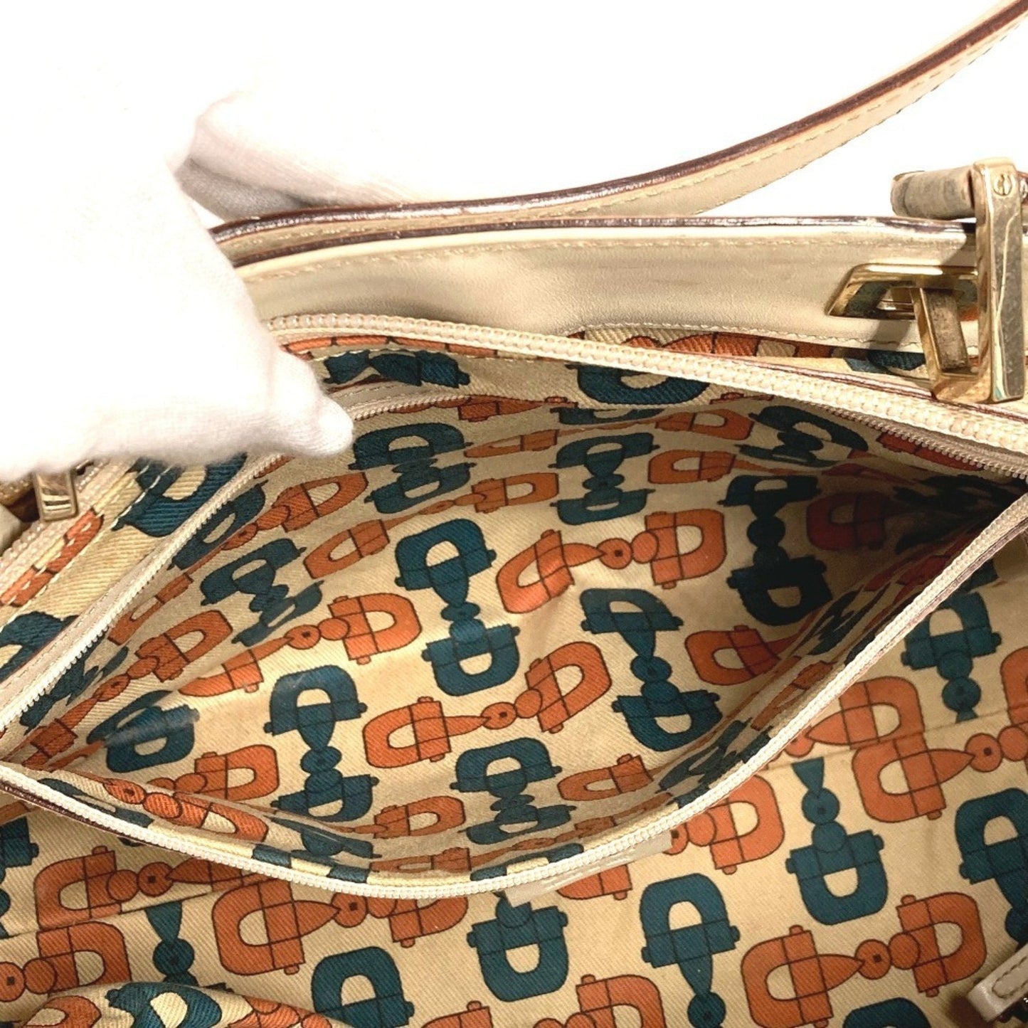 Gucci Off-White Leather Shoulder Bag Tote Bag ( )
