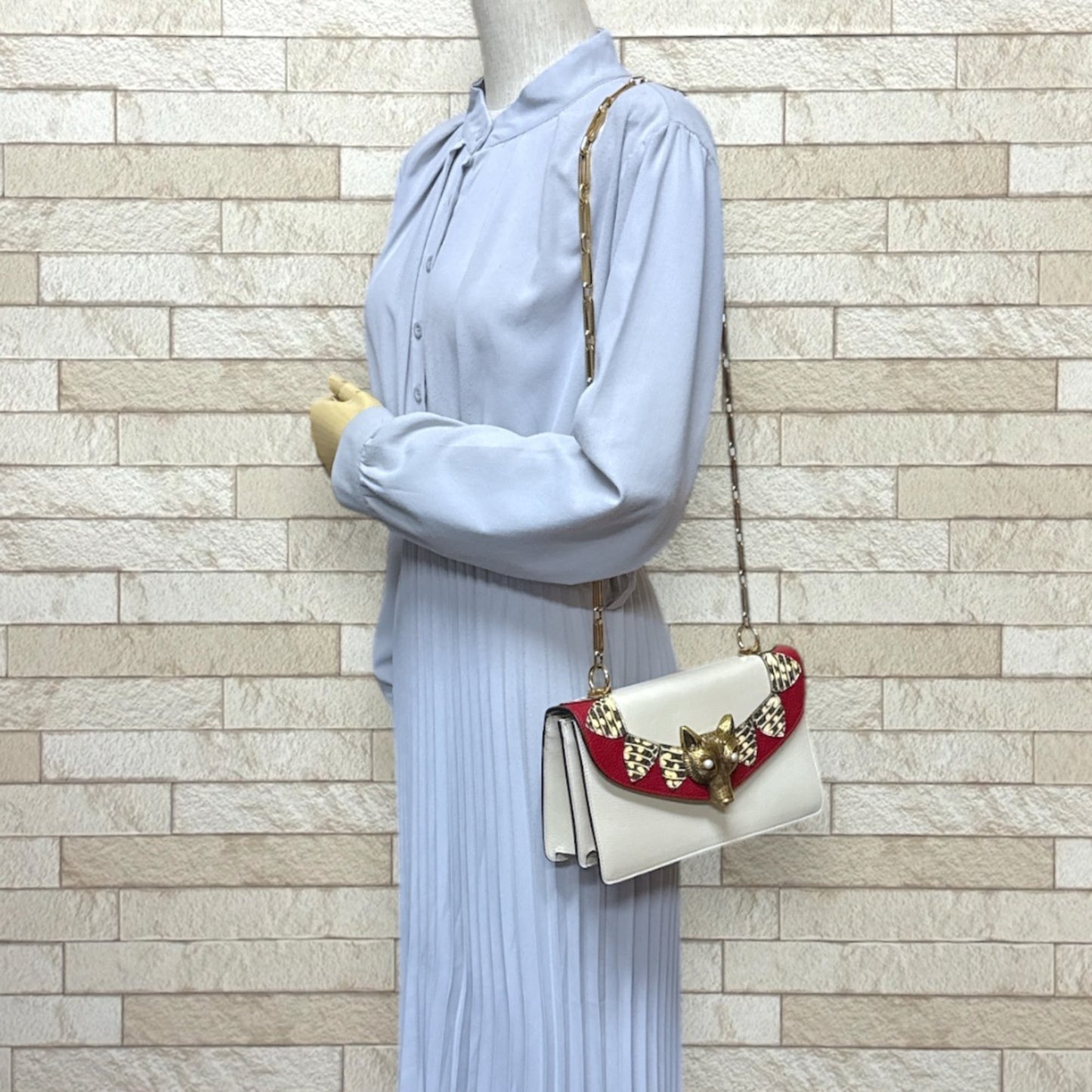 Gucci Beige Red Color Leather Shoulder Bag ( )
