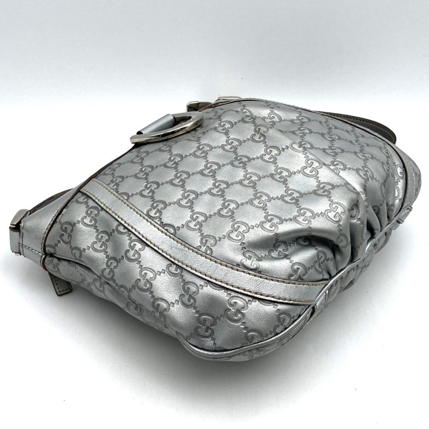 Gucci Abbey Silver Leather Shoulder Bag ( )